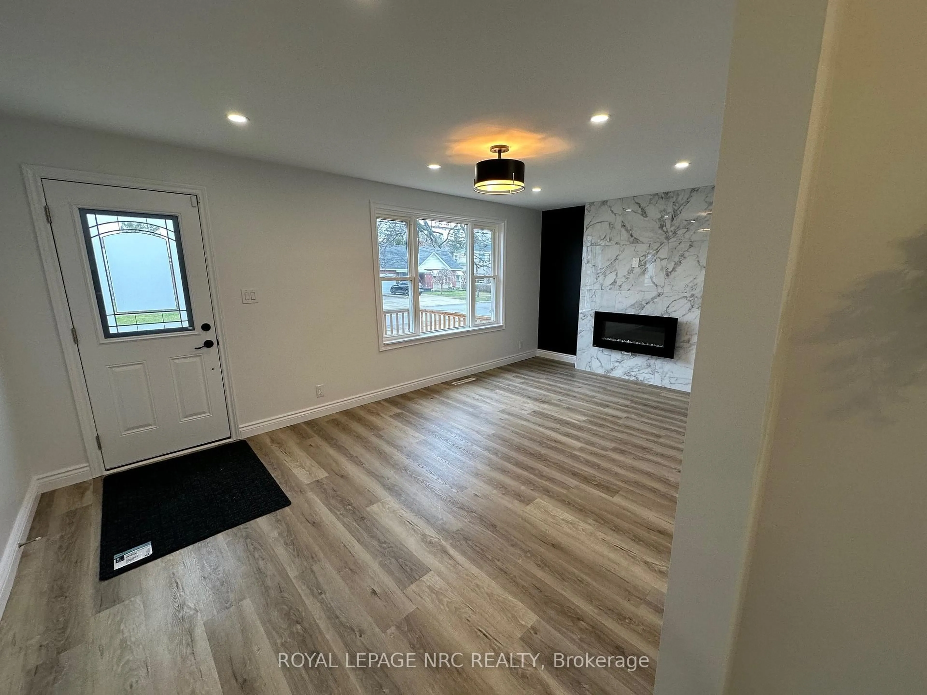 A pic of a room for 45 Catherine St, Fort Erie Ontario L2A 2G8