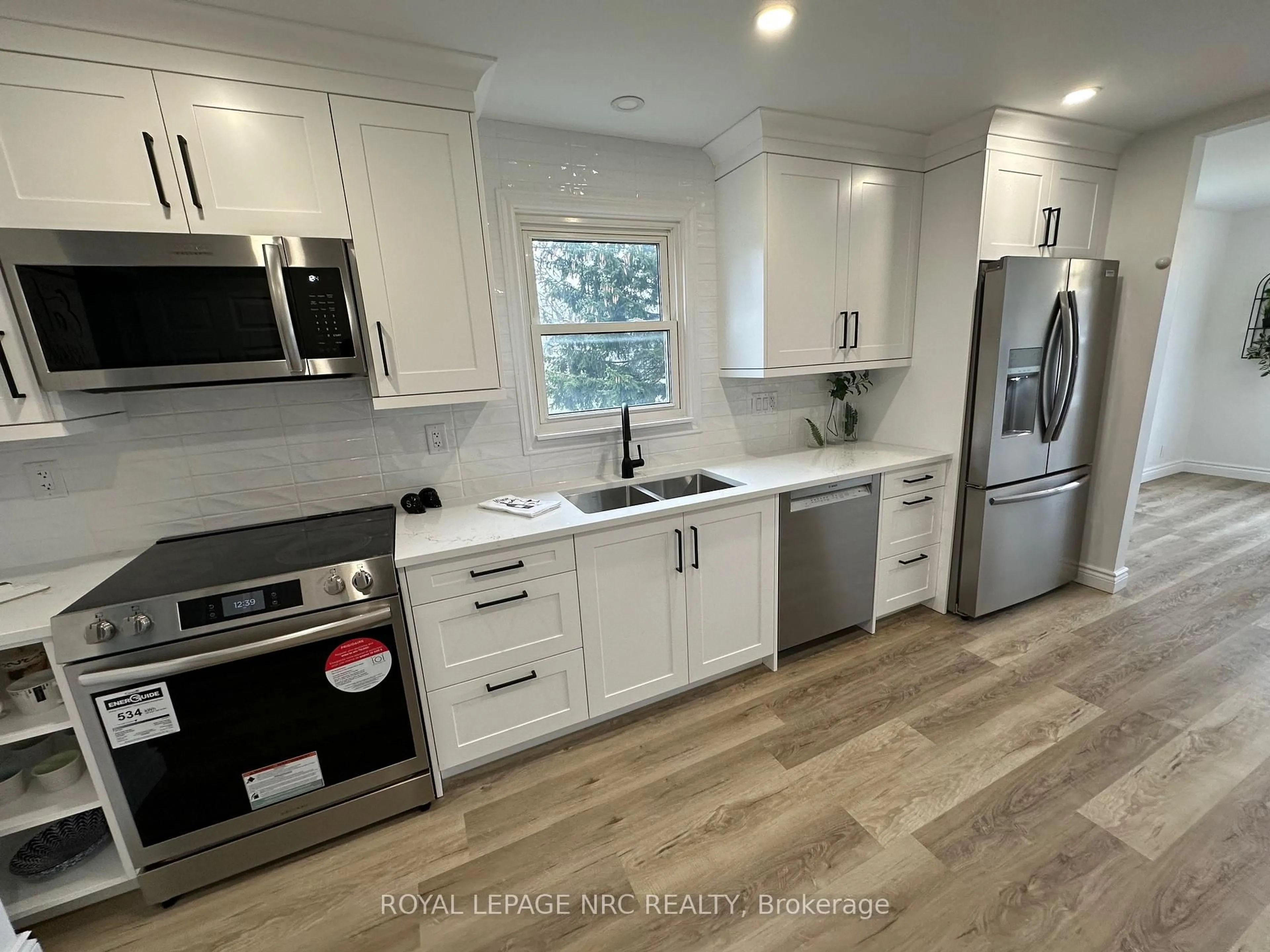 Open concept kitchen, unknown for 45 Catherine St, Fort Erie Ontario L2A 2G8