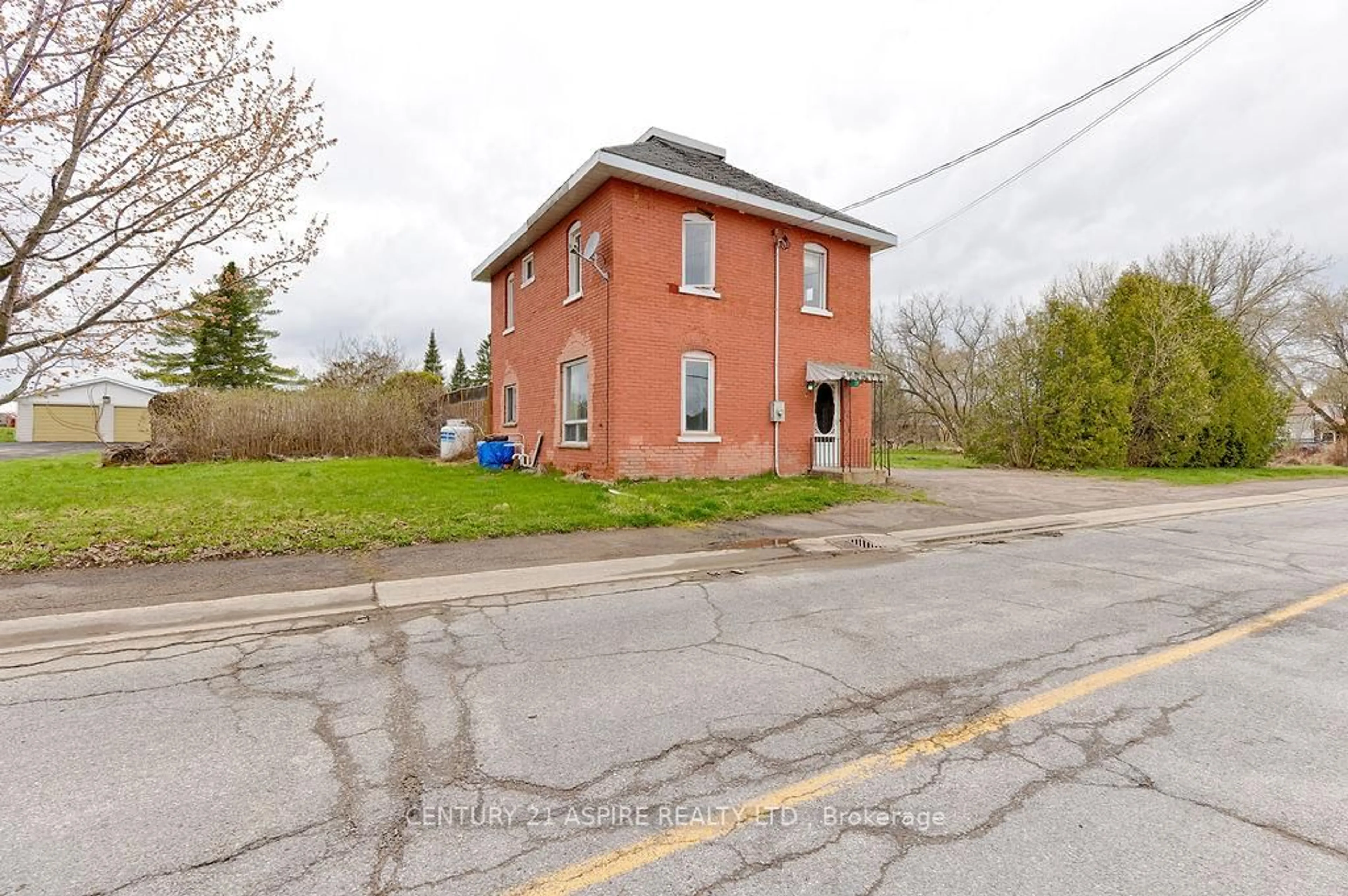 A pic from outside/outdoor area/front of a property/back of a property/a pic from drone, building for 19 Lacroix Bay Rd, Westmeath Ontario K0J 2L0