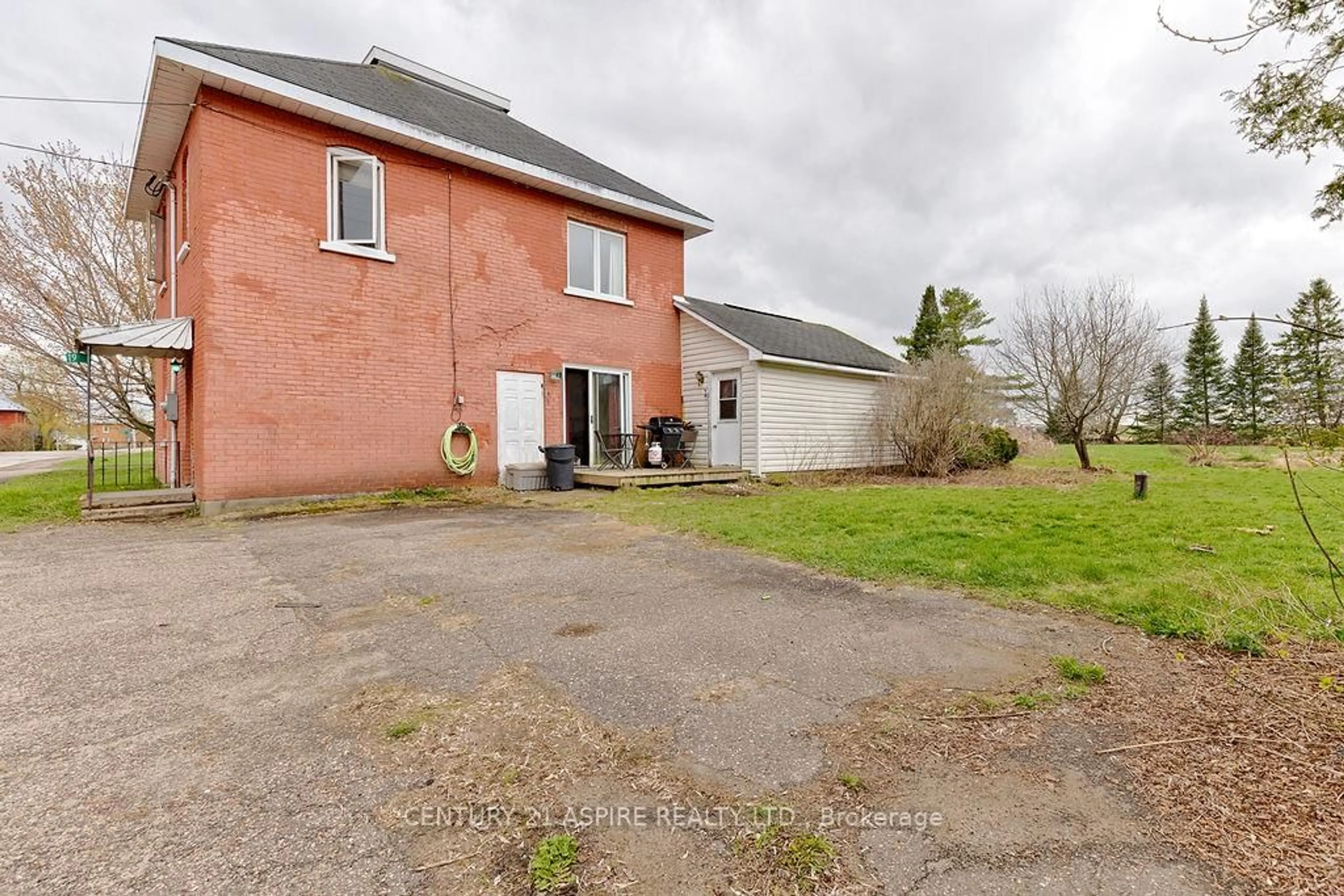 A pic from outside/outdoor area/front of a property/back of a property/a pic from drone, street for 19 Lacroix Bay Rd, Westmeath Ontario K0J 2L0