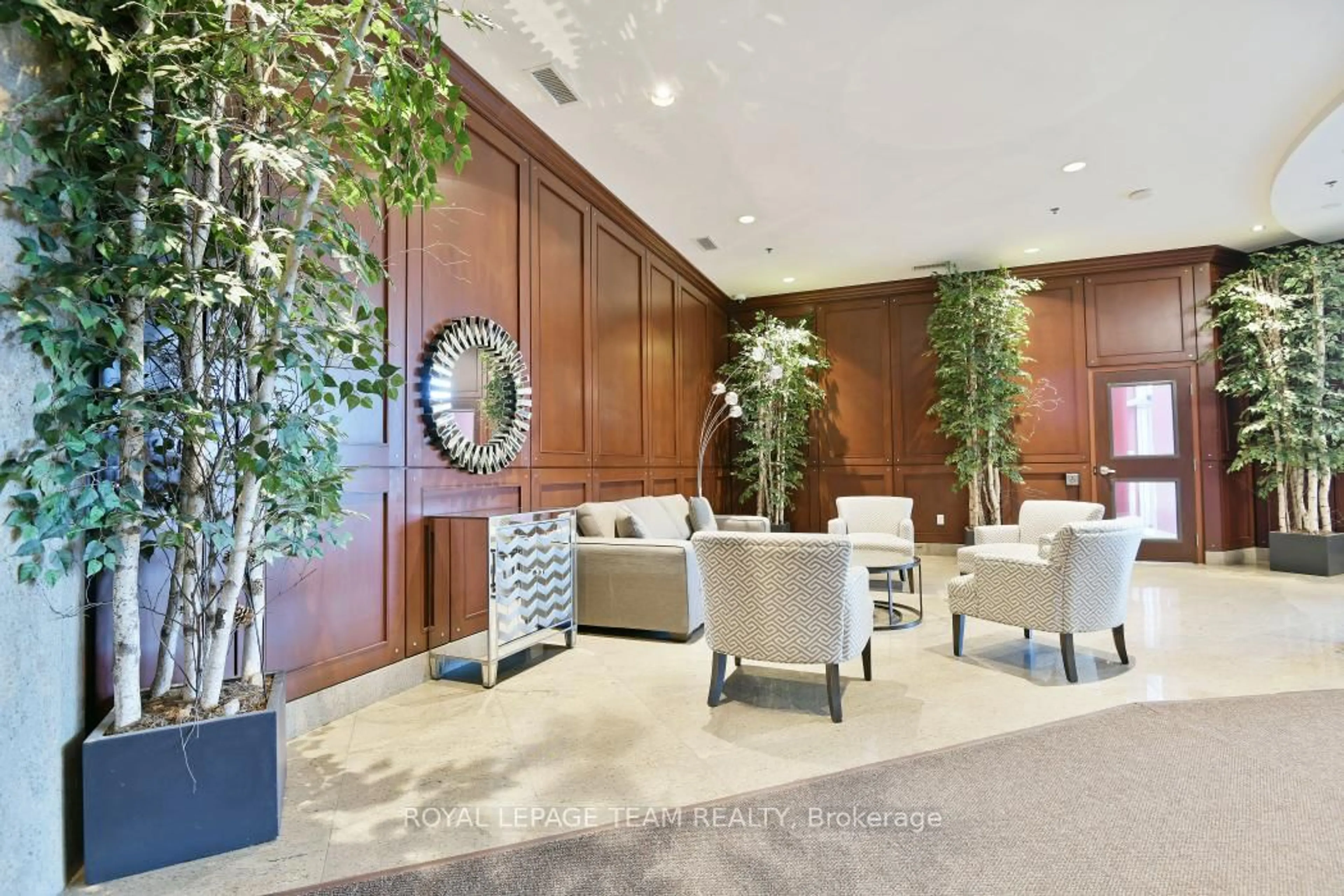 Lobby for 234 Rideau St #1704, Ottawa Ontario K1N 0A9