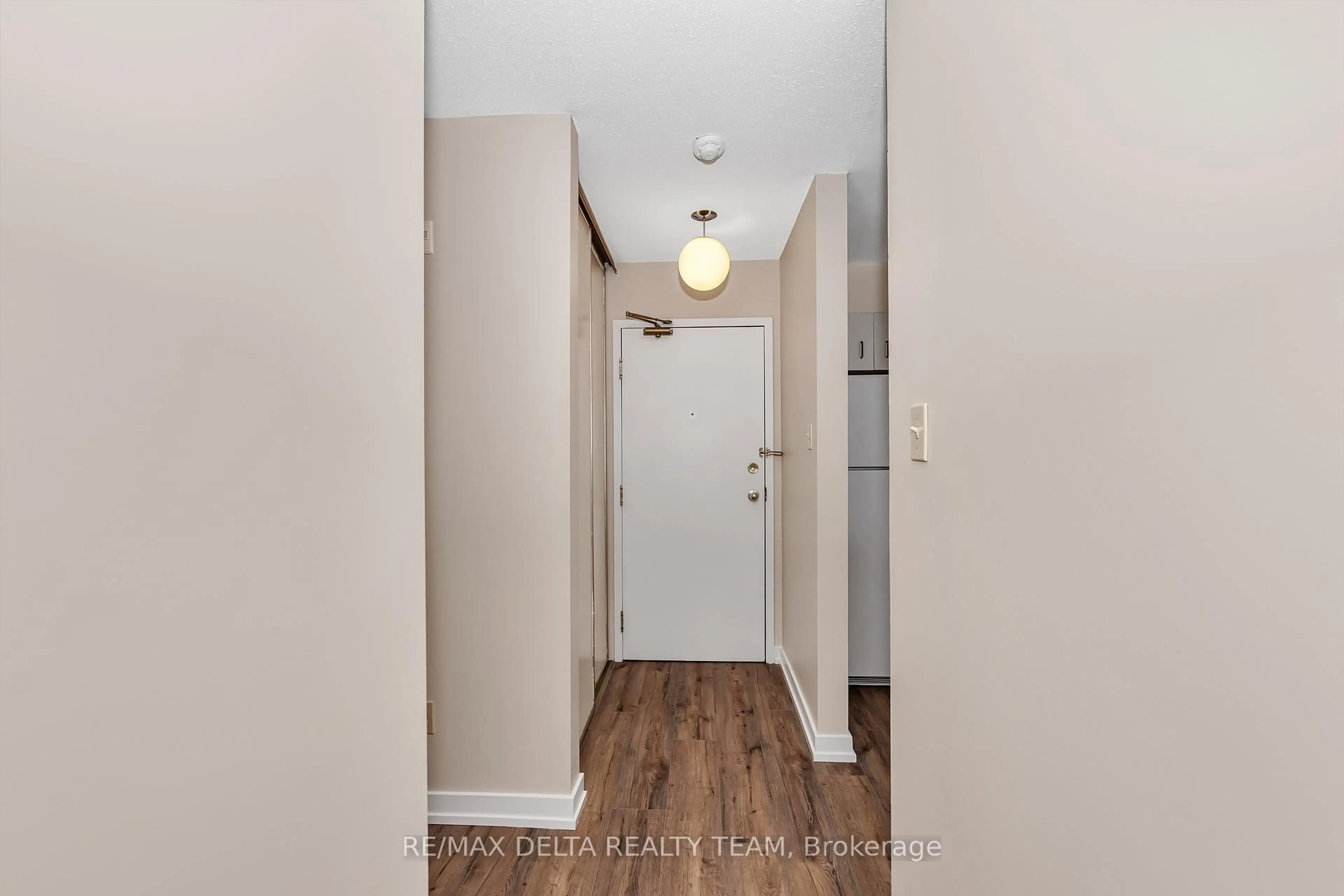 Indoor entryway for 316 Lorry Greenberg Dr #306, Ottawa Ontario K1T 2P4