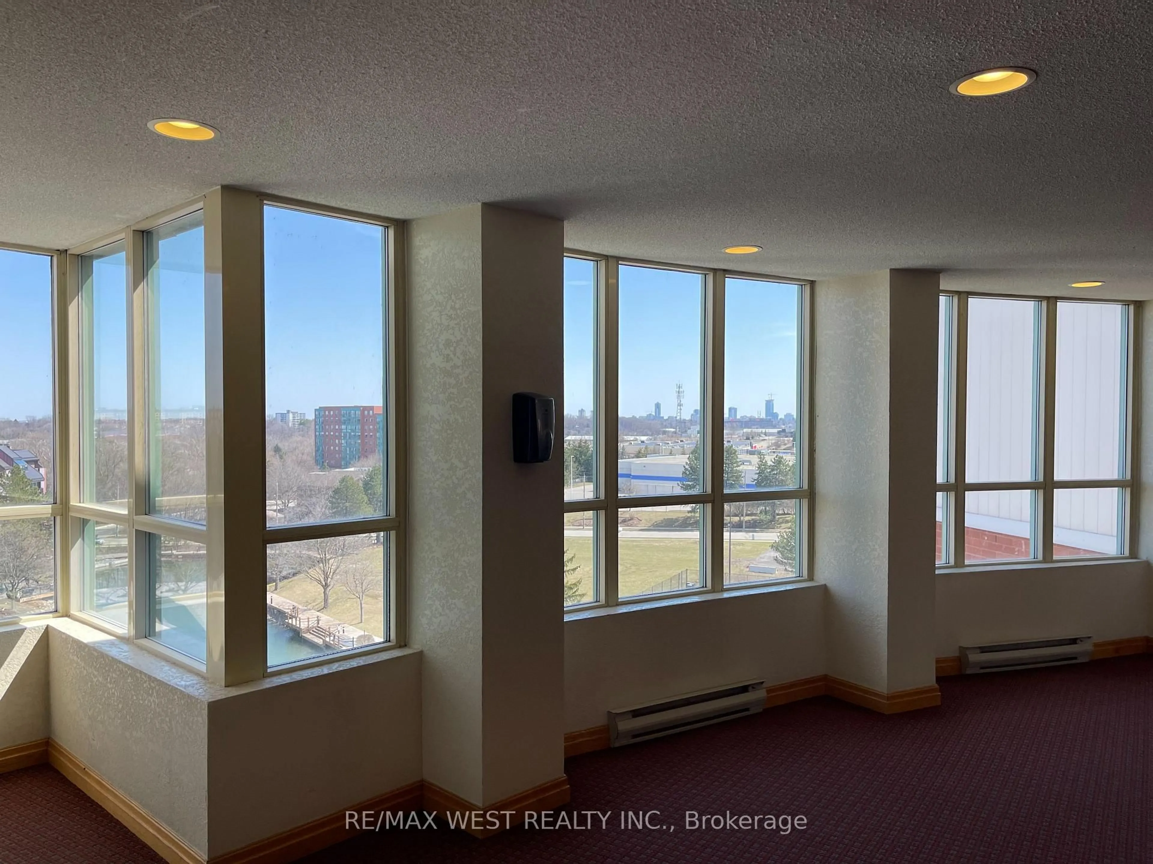 A pic of a room for 30 Blue Springs Dr #411, Waterloo Ontario N2J 4T2