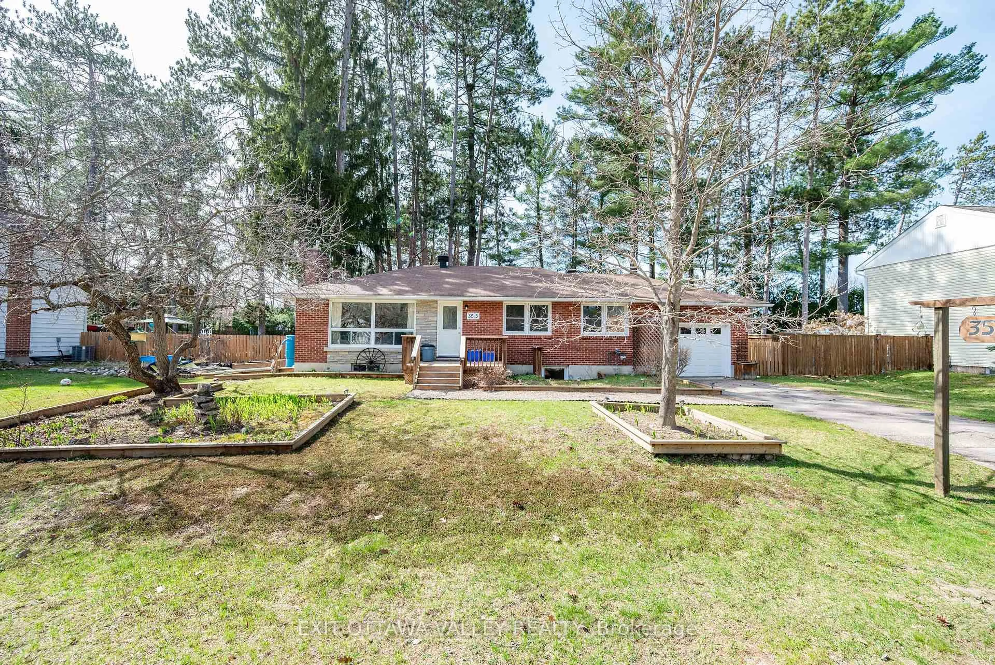 Unknown for 35.5 Faraday Cres, Deep River Ontario K0J 1P0