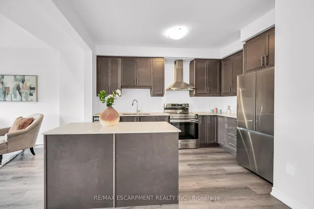 Additional property image - 61 SOHO St Unit 13