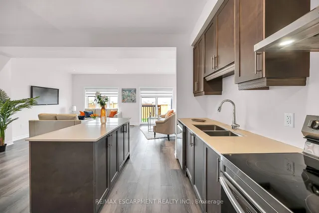 Additional property image - 61 SOHO St Unit 13