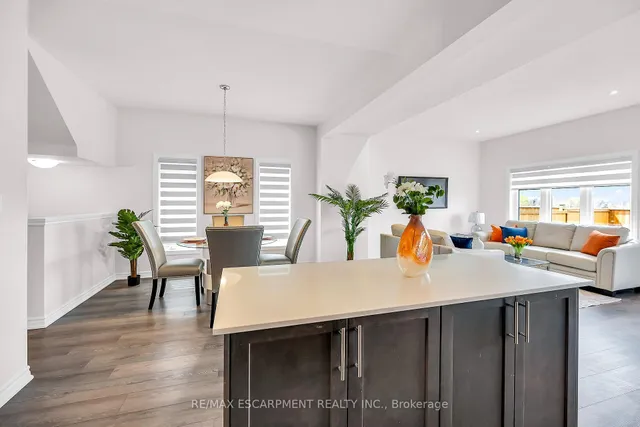 Additional property image - 61 SOHO St Unit 13