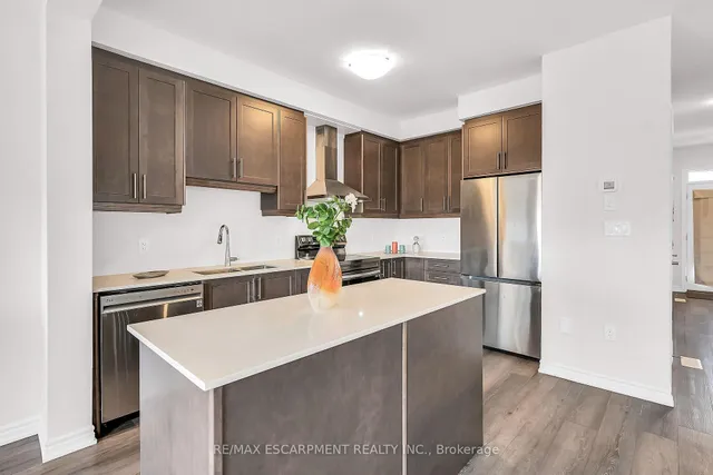 Additional property image - 61 SOHO St Unit 13