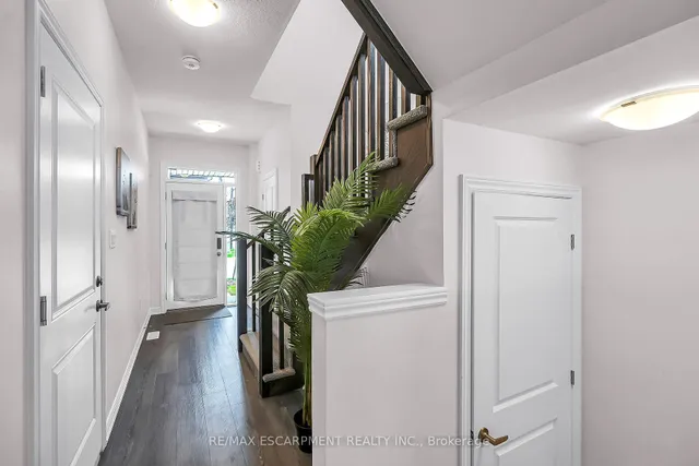 Additional property image - 61 SOHO St Unit 13