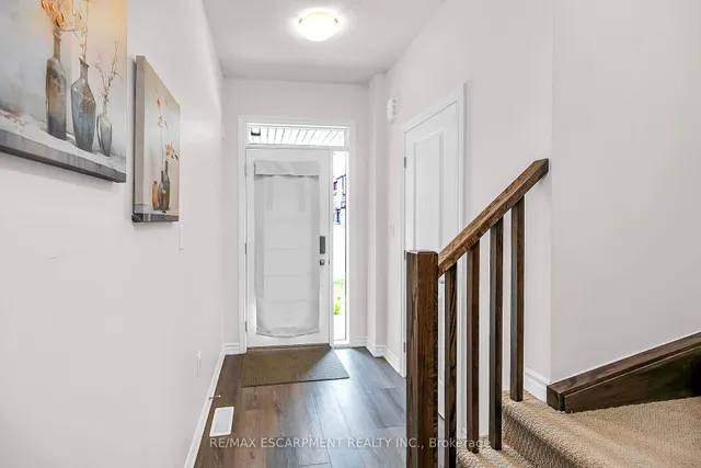 Additional property image - 61 SOHO St Unit 13