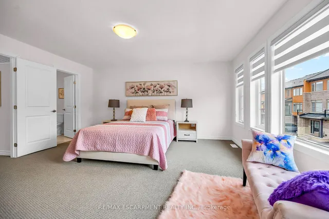 Additional property image - 61 SOHO St Unit 13