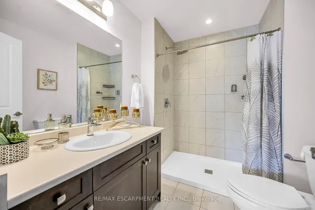 Additional property image - 61 SOHO St Unit 13