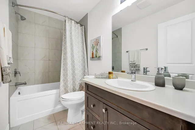 Additional property image - 61 SOHO St Unit 13