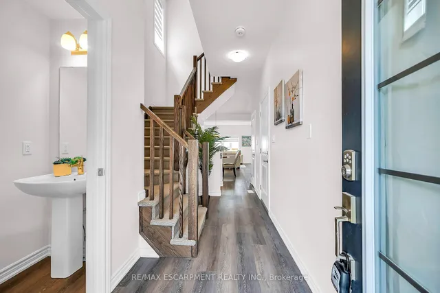 Additional property image - 61 SOHO St Unit 13