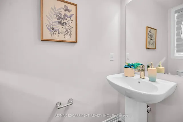 Additional property image - 61 SOHO St Unit 13