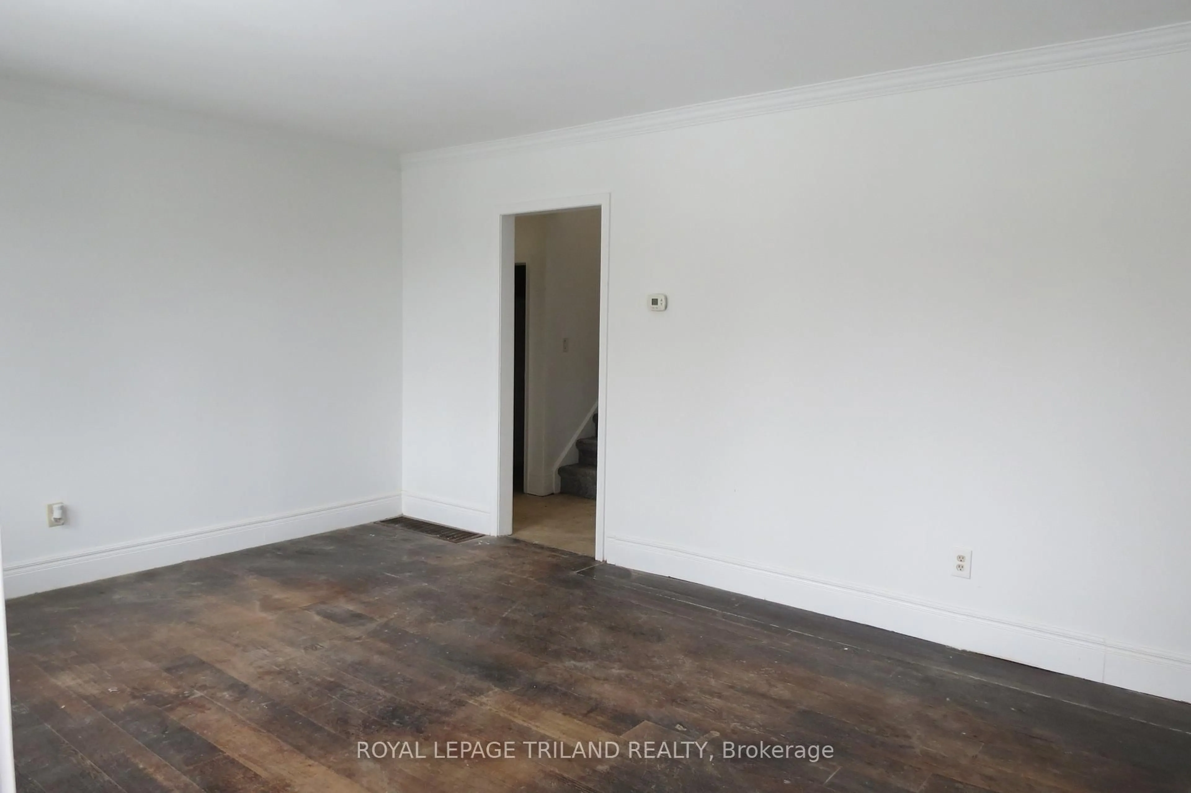 A pic of a room for 1223 SUNNINGDALE Rd, London North Ontario N5X 4B1
