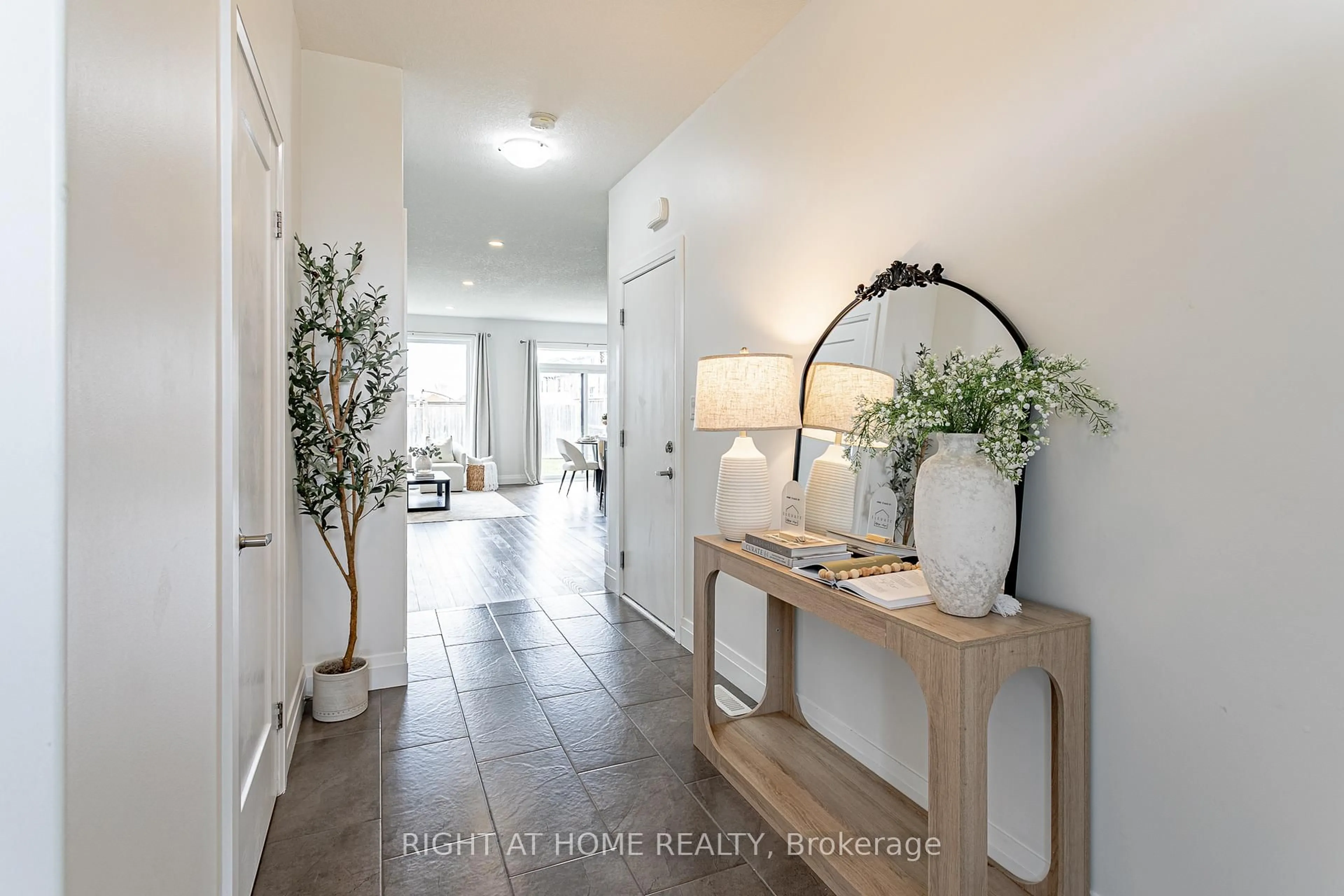 Indoor entryway for 781 Freeport St, London Ontario N6G 0R4