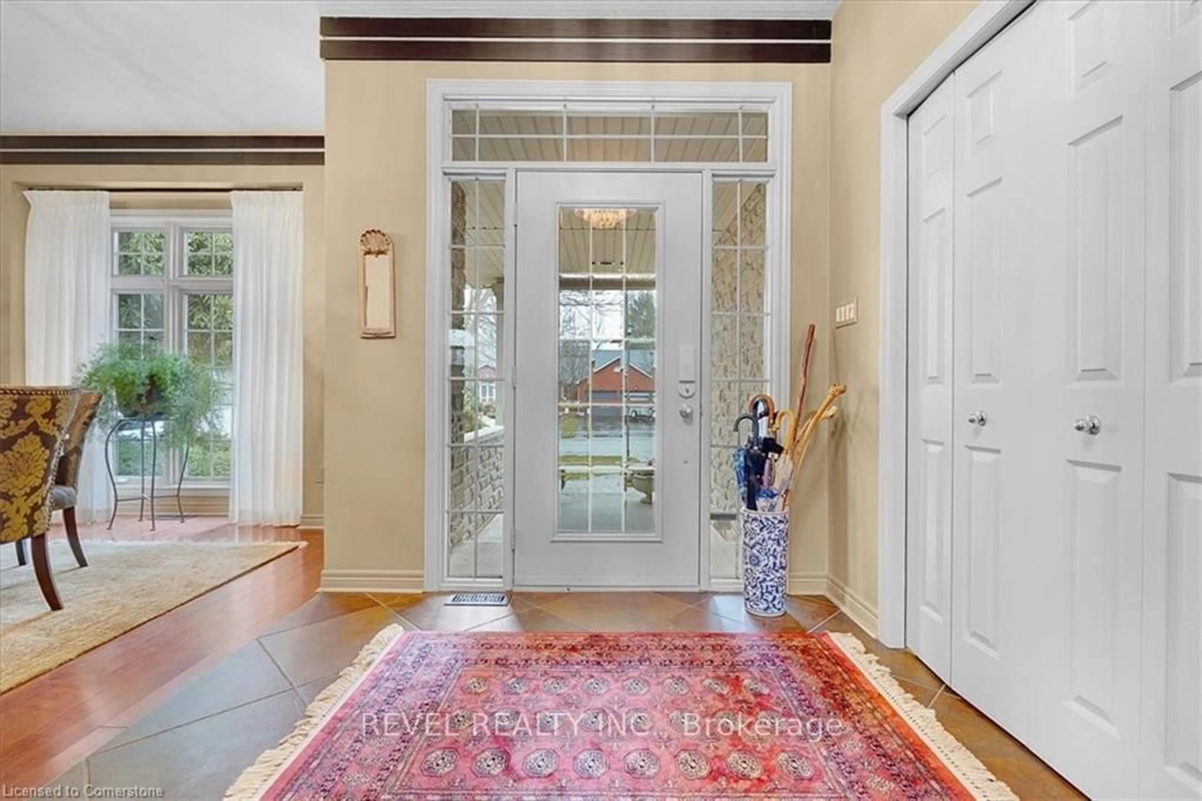 Indoor entryway for 10 Kerr Shaver Terr, Brant Ontario N3T 6H7