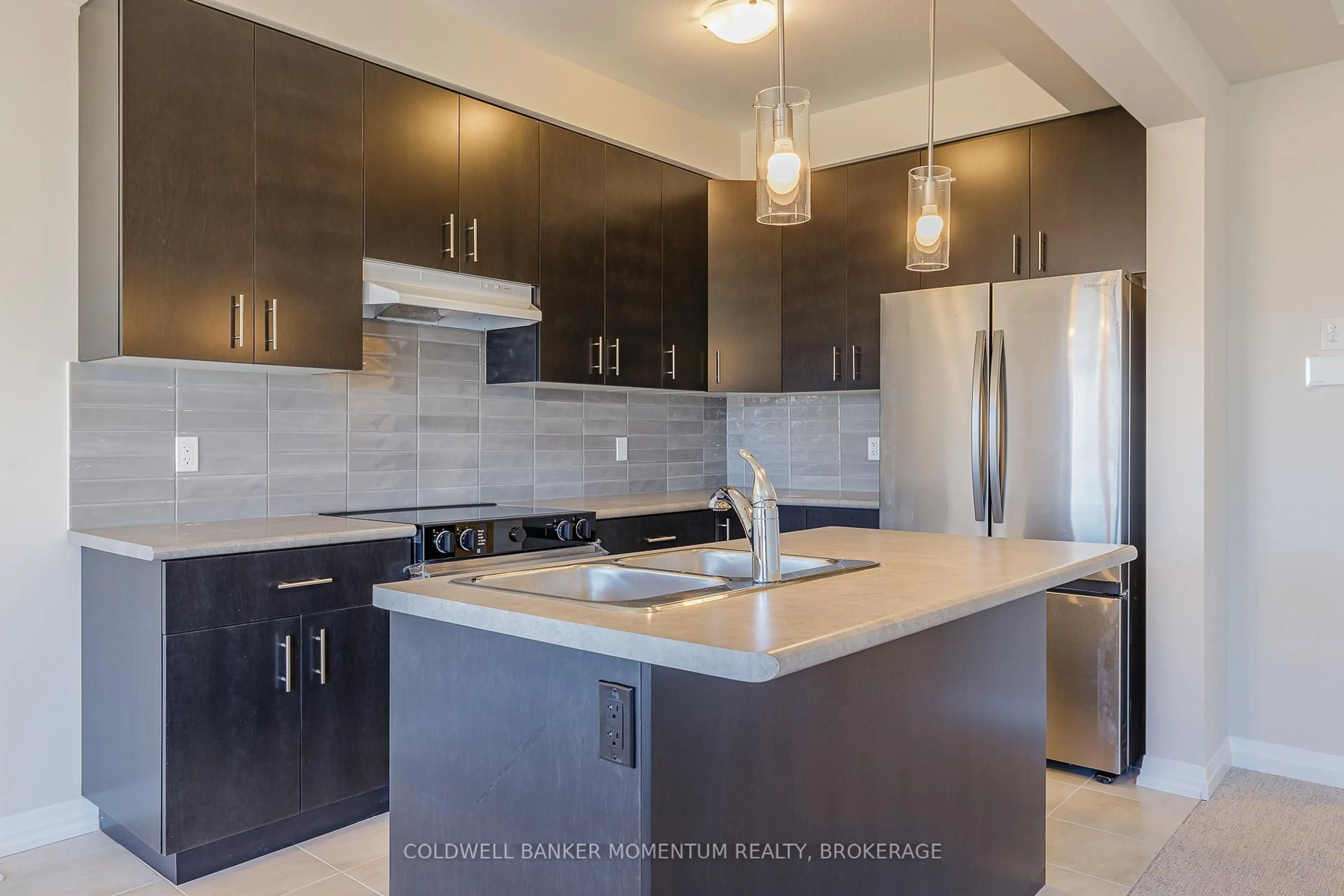 Open concept kitchen, ceramic/tile floor for 7374 Marvel Dr, Niagara Falls Ontario L2H 3V4