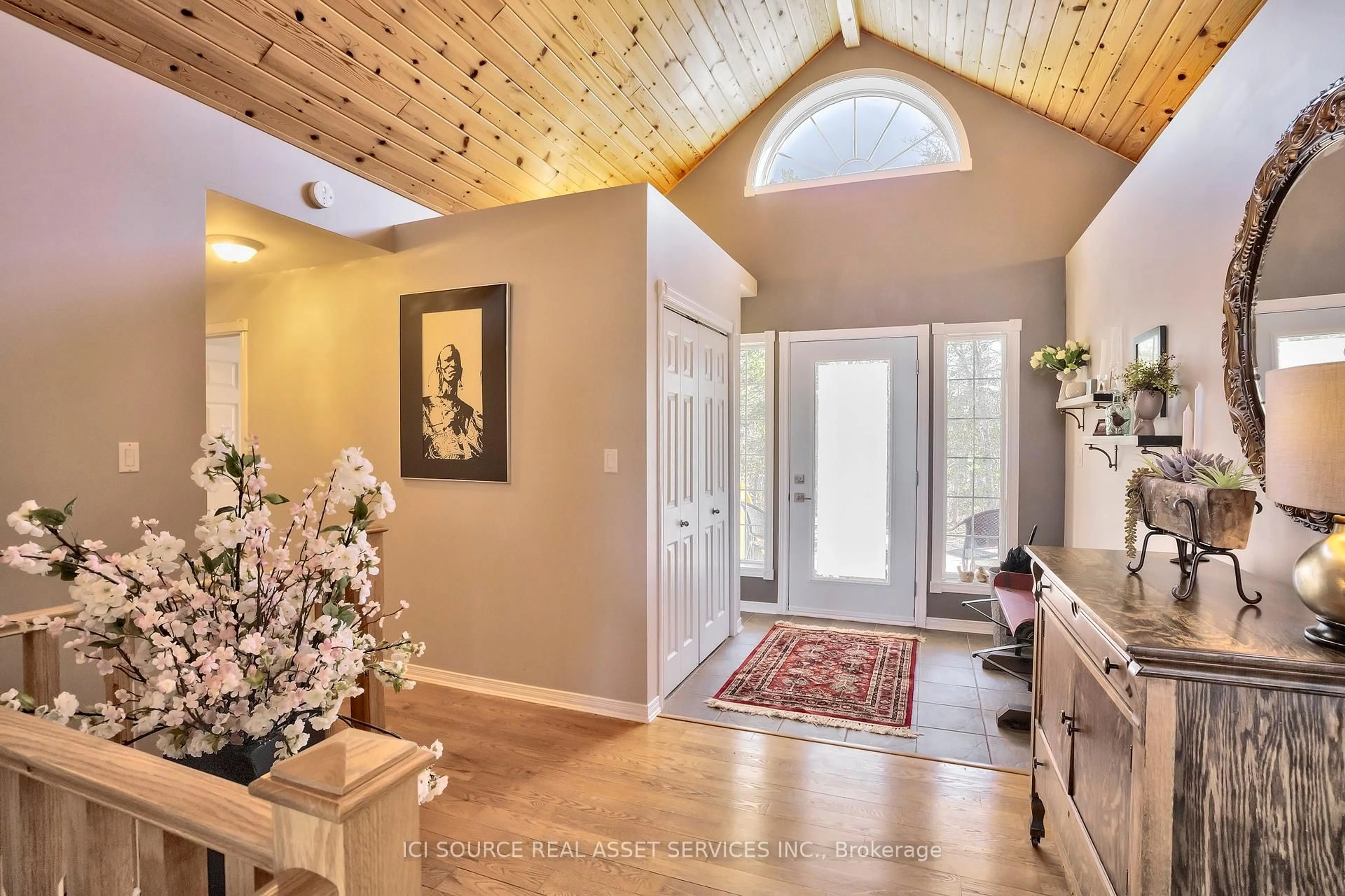 Indoor entryway for 1718 Blue Heron Rdge, Arden Ontario K0H 1B0