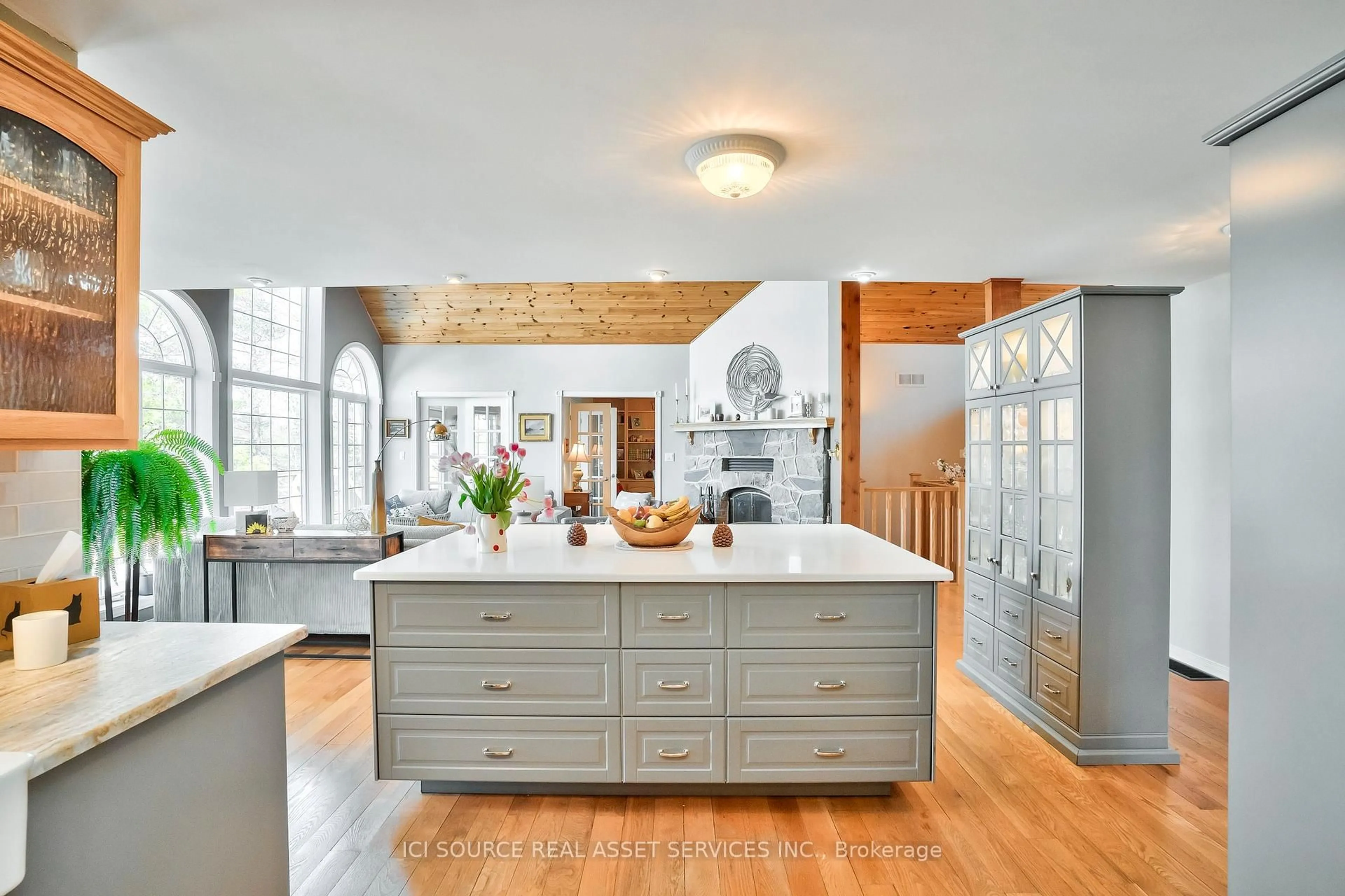 Open concept kitchen, unknown for 1718 Blue Heron Rdge, Arden Ontario K0H 1B0