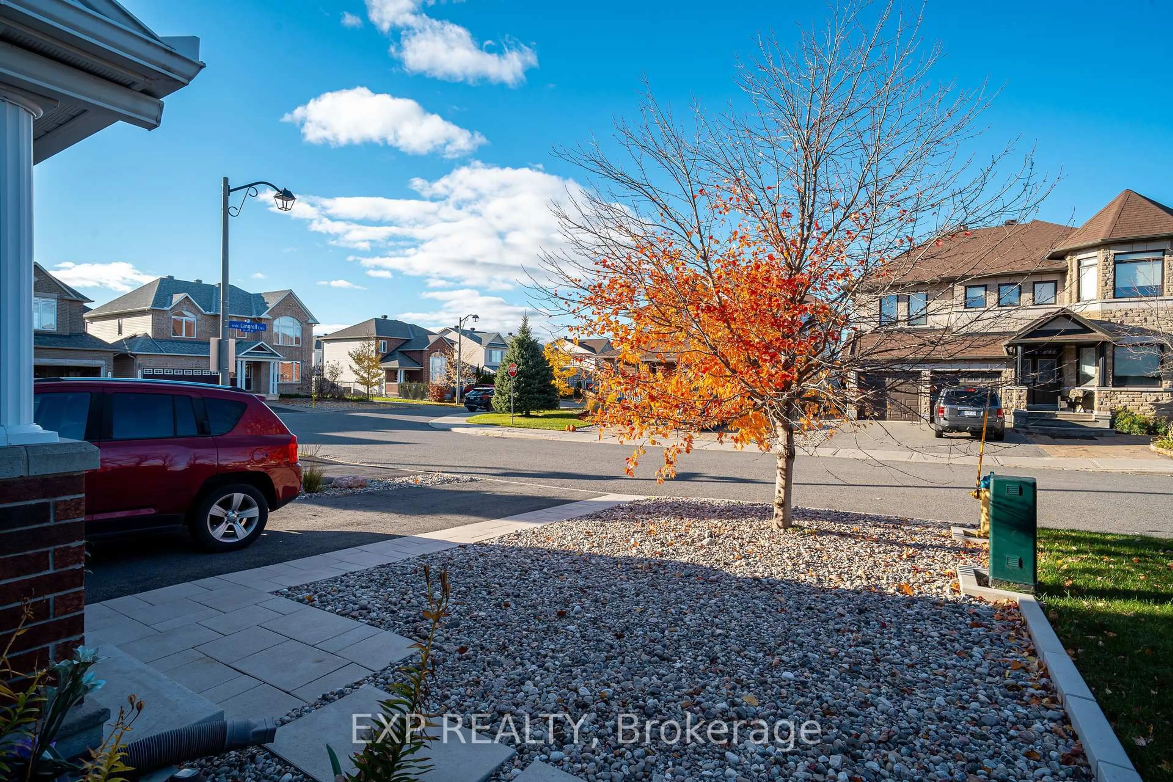 A pic from outside/outdoor area/front of a property/back of a property/a pic from drone, street for 426 Pillett St, Ottawa Ontario K2J 5S3