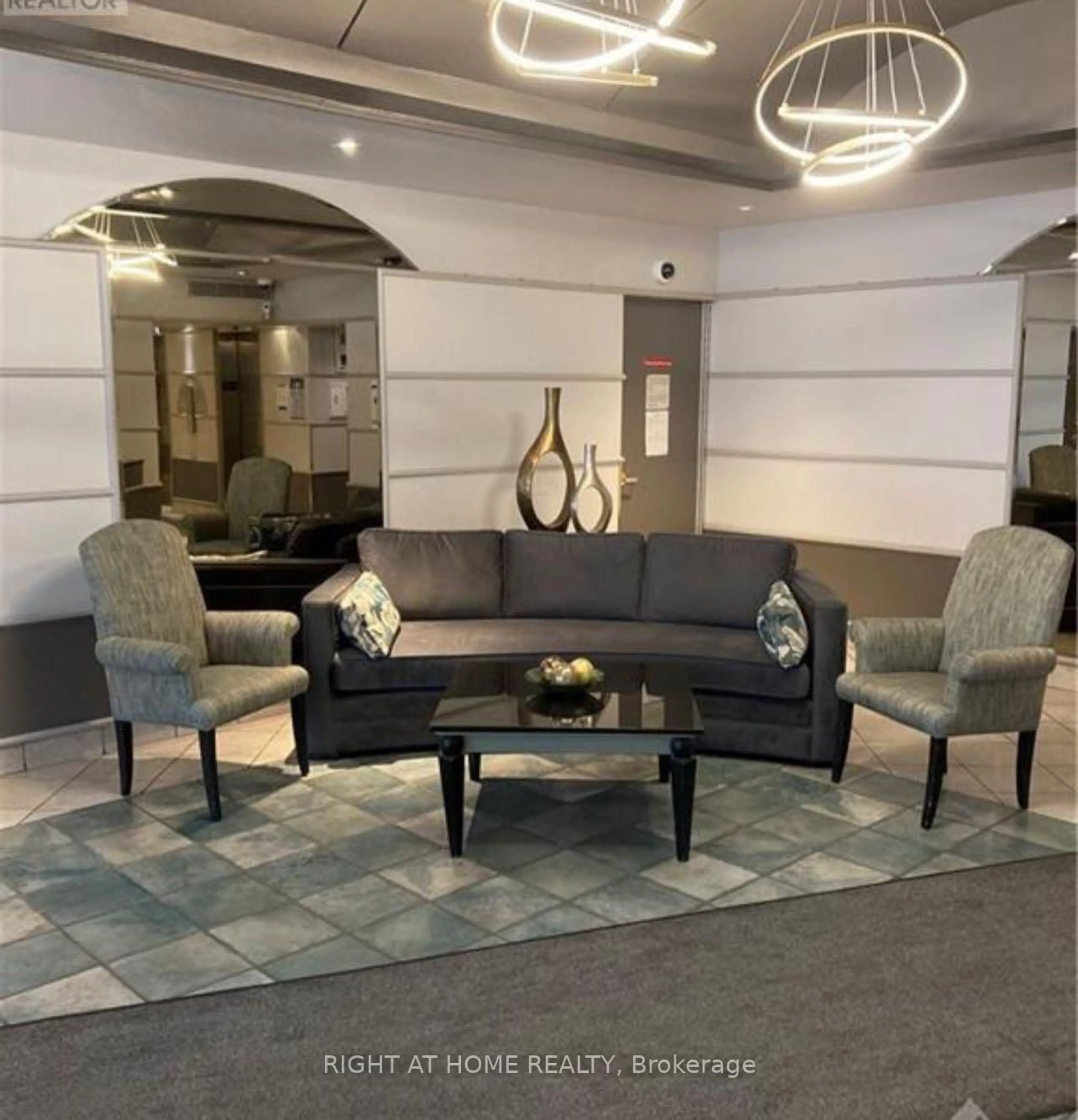 Lobby for 158C McArthur Ave #1607, Ottawa Ontario K1L 8E7
