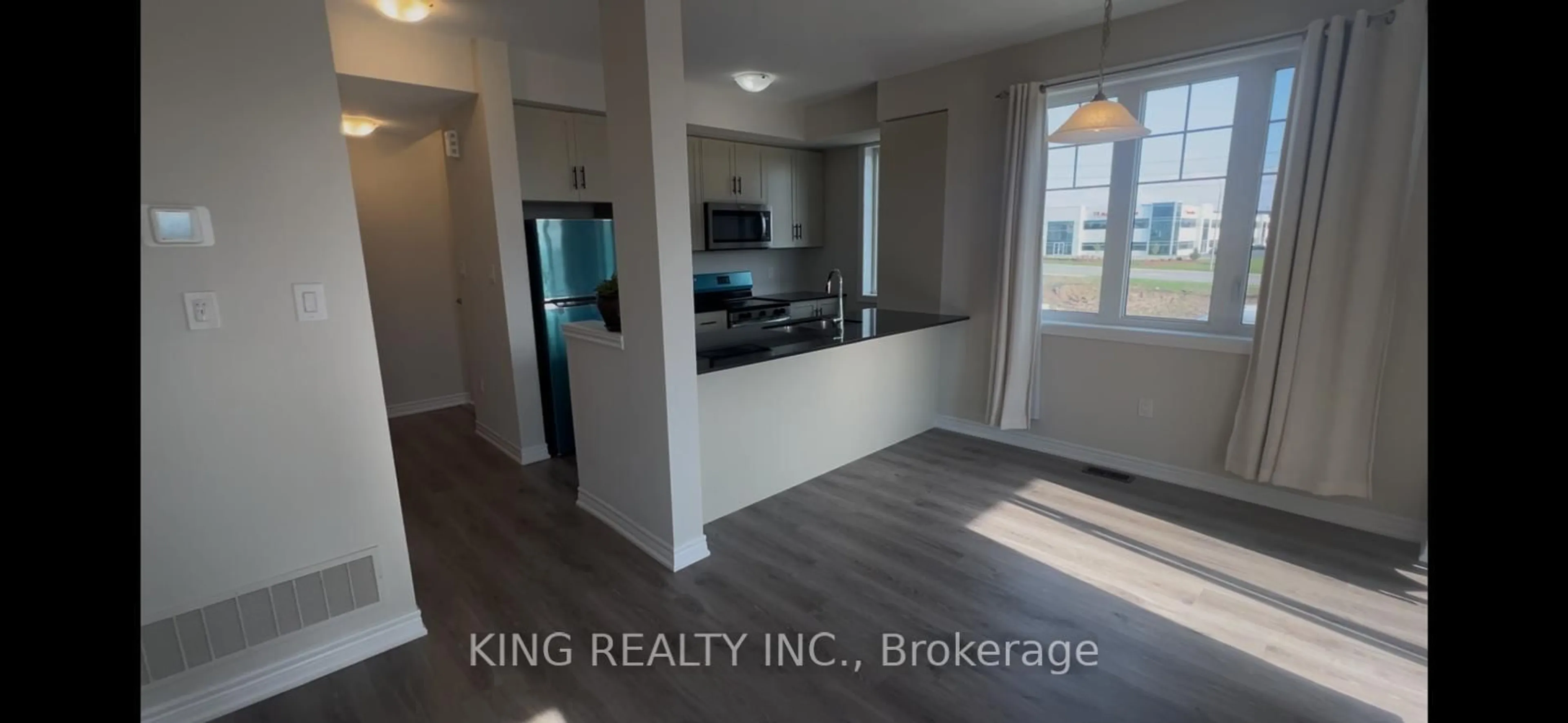 Open concept kitchen, unknown for 10 Birmingham Dr #96, Cambridge Ontario N1R 0C6
