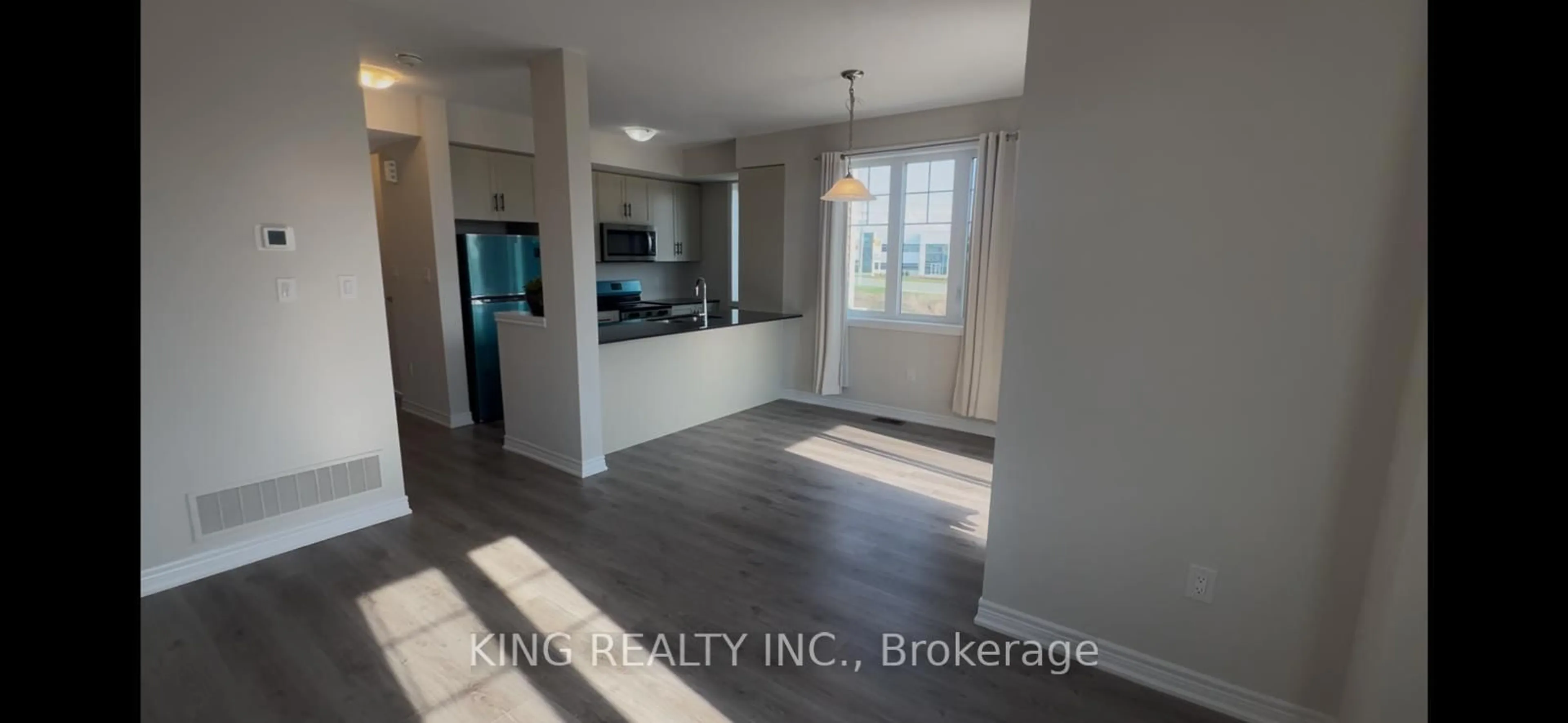 Open concept kitchen, unknown for 10 Birmingham Dr #96, Cambridge Ontario N1R 0C6