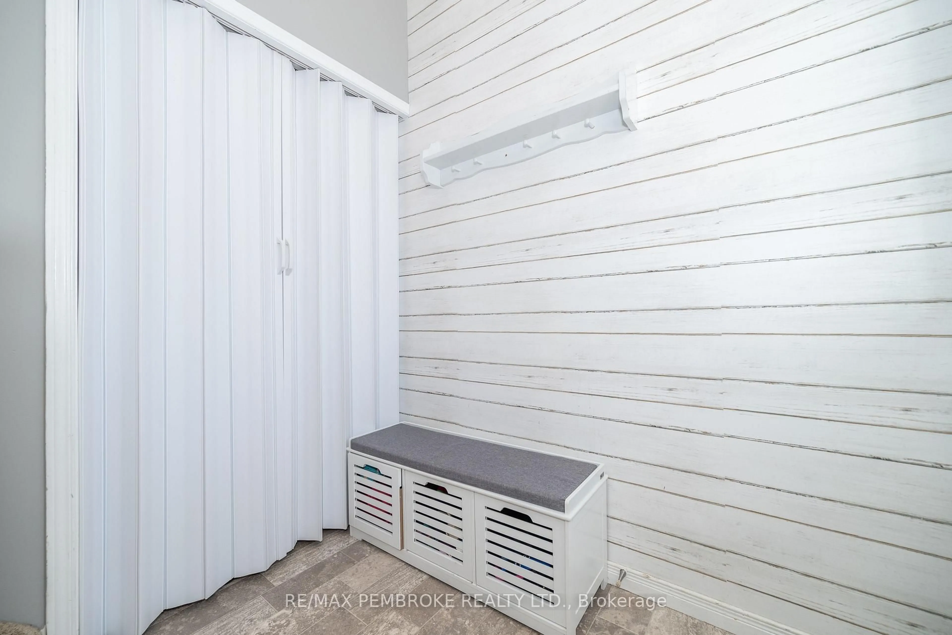 Storage room or clothes room or walk-in closet for 14 Briarwood Dr, Petawawa Ontario K8H 3N8