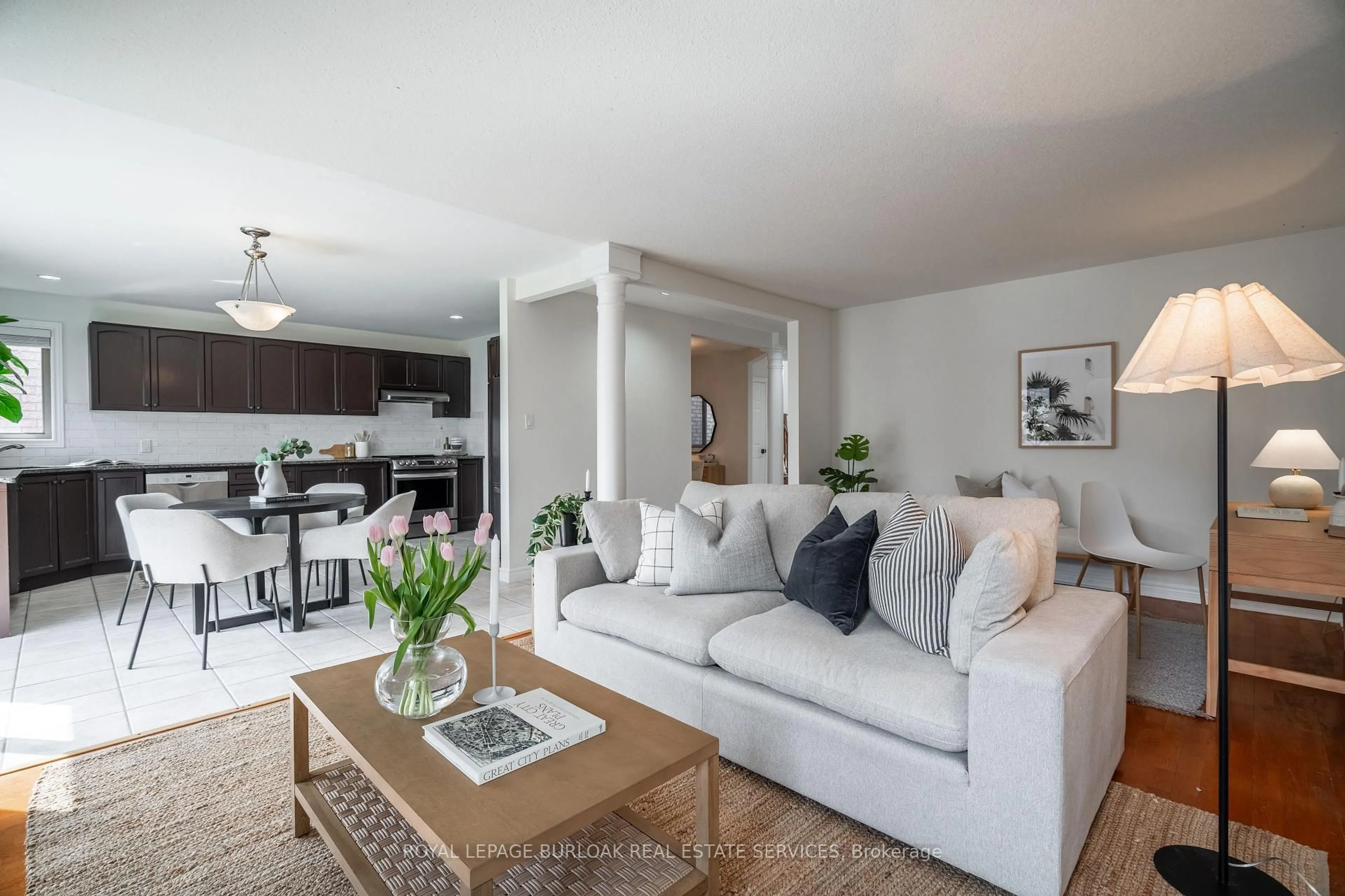 Living room with furniture, unknown for 39 Claudette Gate, Hamilton Ontario L9B 2S3