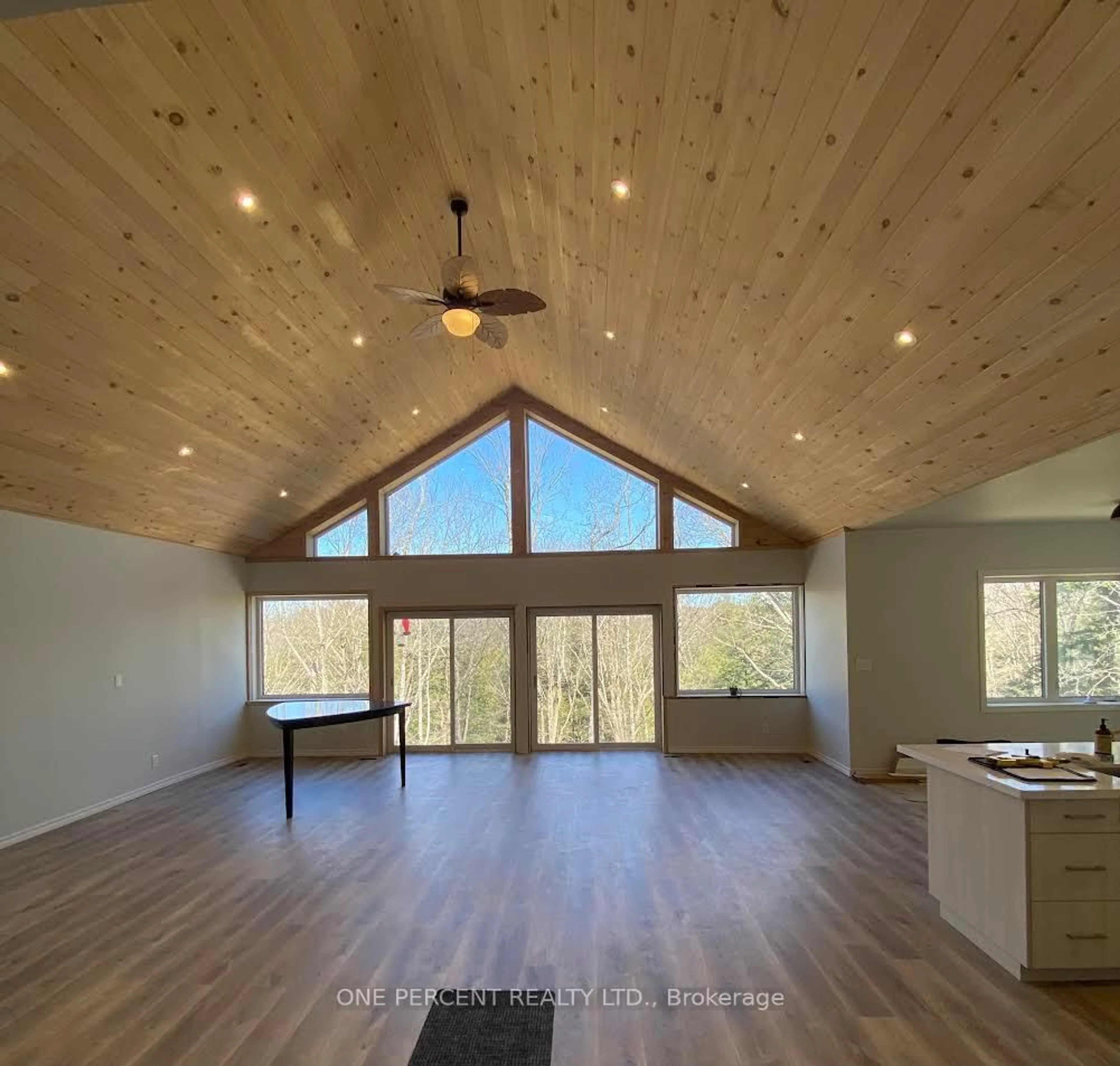 A pic of a room for 1269 South Ril Lake Rd, Lake of Bays Ontario P0B 1A0
