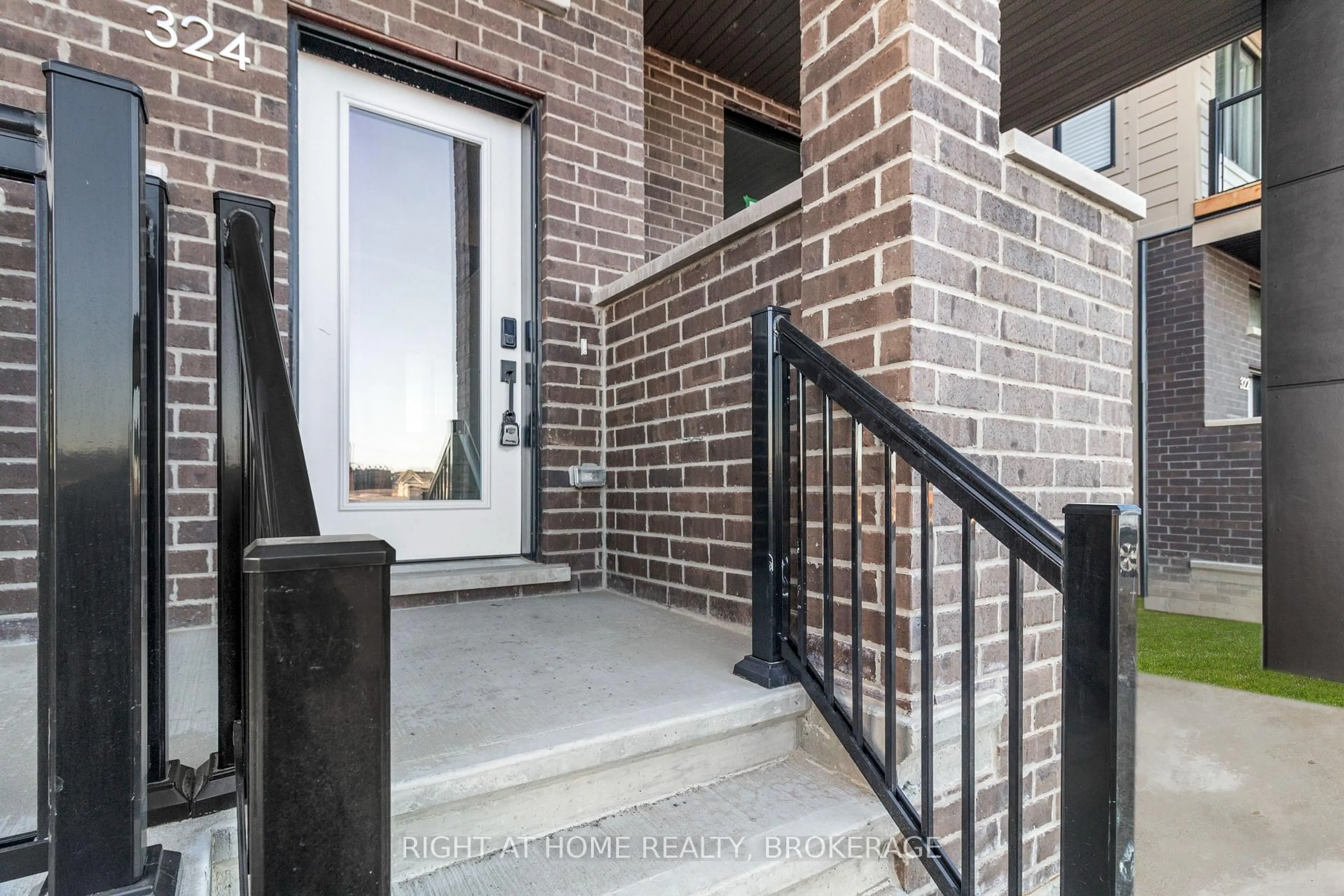 Unknown for 324 Catsfoot Walk, Ottawa Ontario K2J 7G7