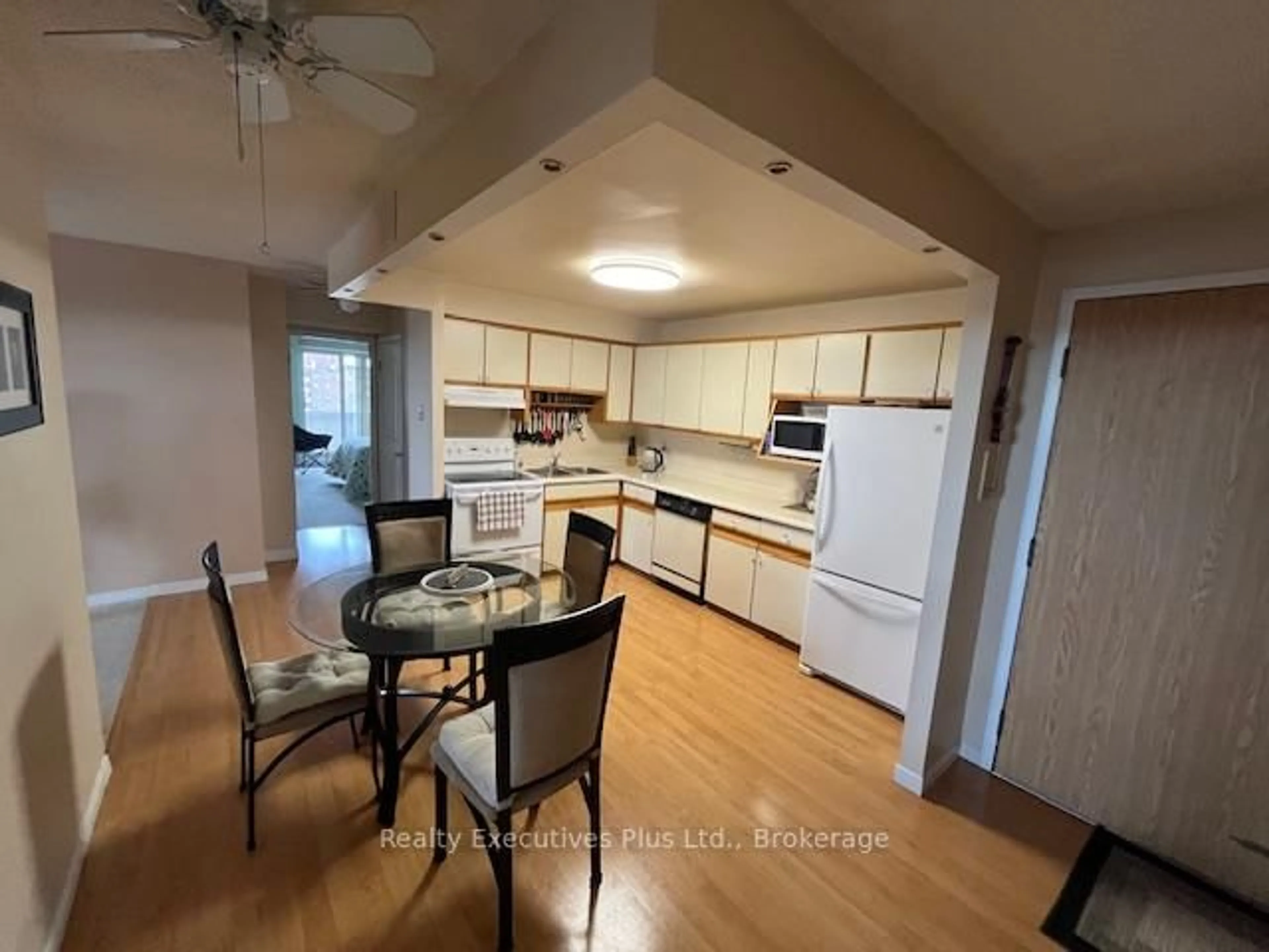 Open concept kitchen, unknown for 21 EAST Ave #604, Hamilton Ontario L8N 2T3