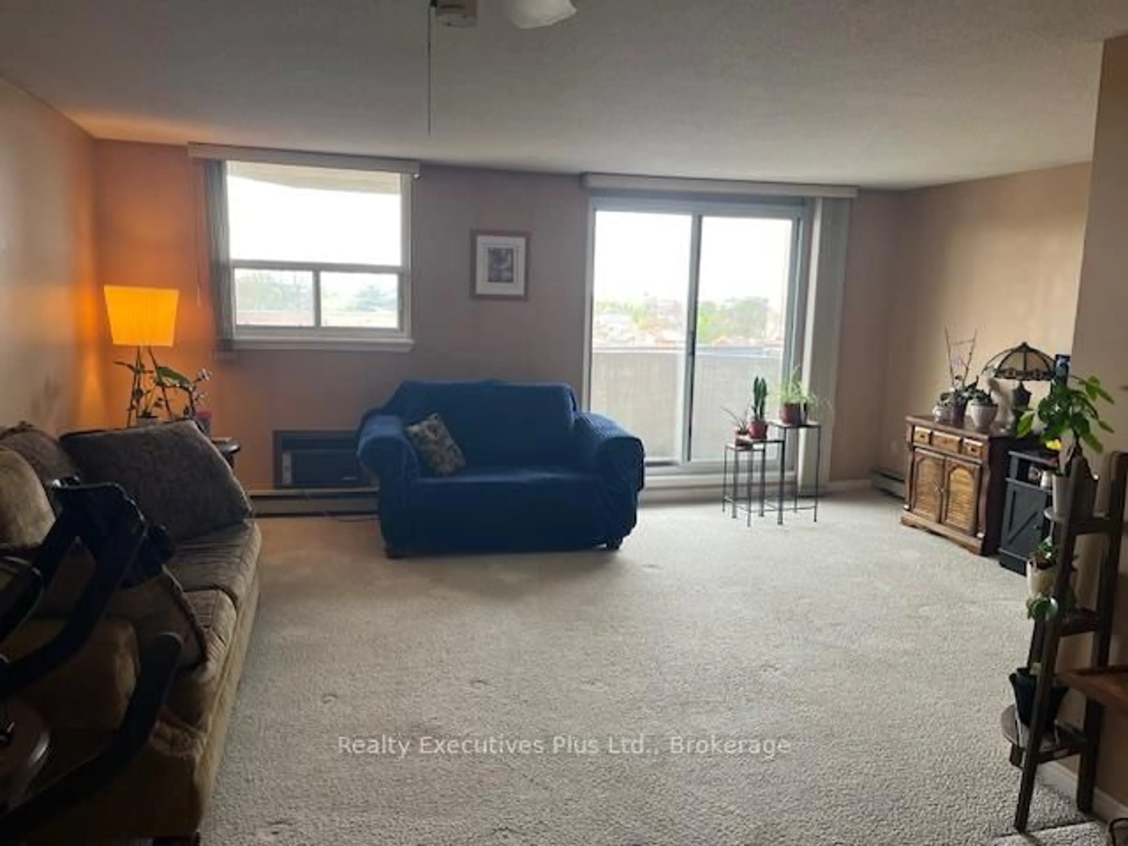 A pic of a room for 21 EAST Ave #604, Hamilton Ontario L8N 2T3