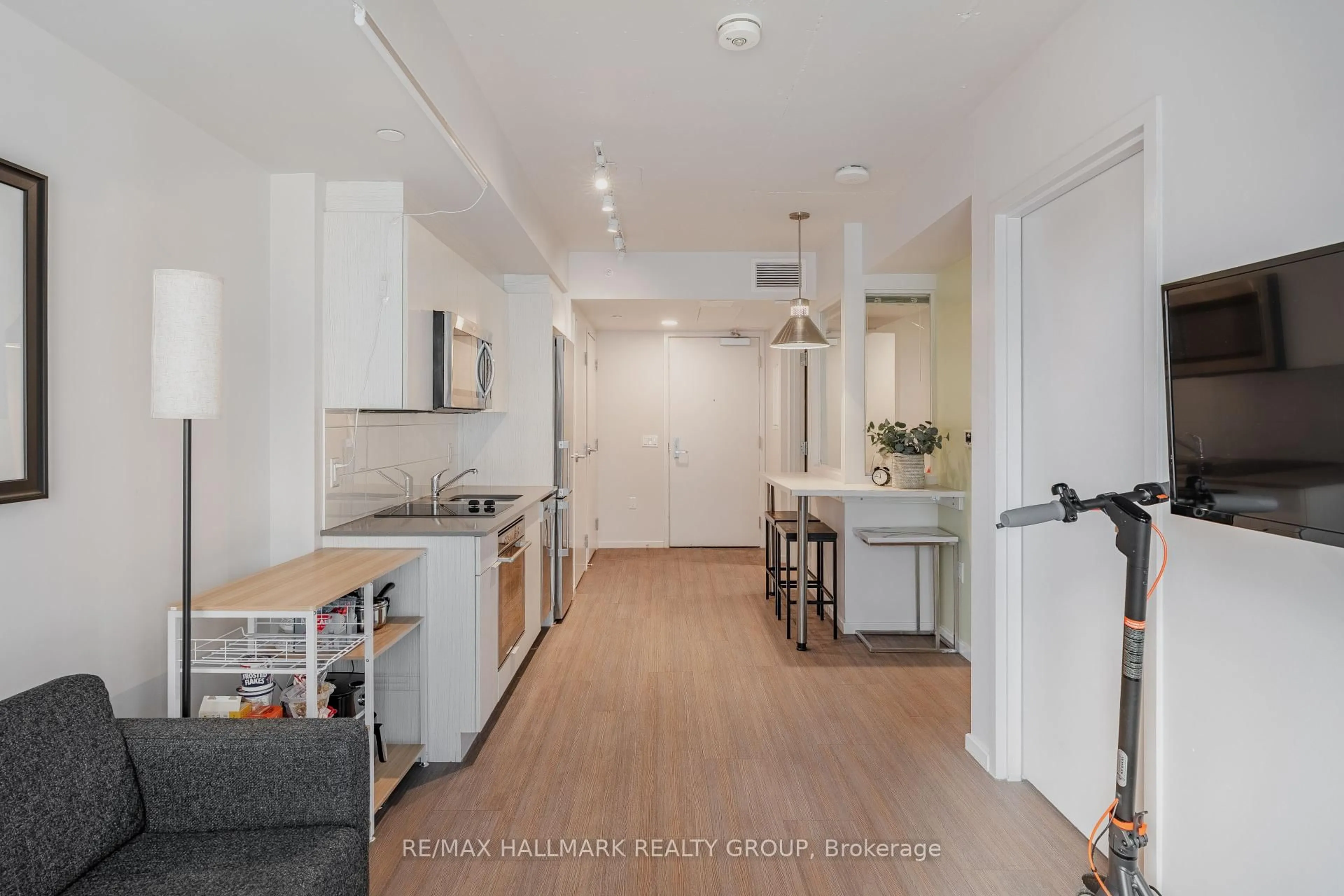 Open concept kitchen, unknown for 105 Champagne Ave #2010, Ottawa Ontario K1S 5E5