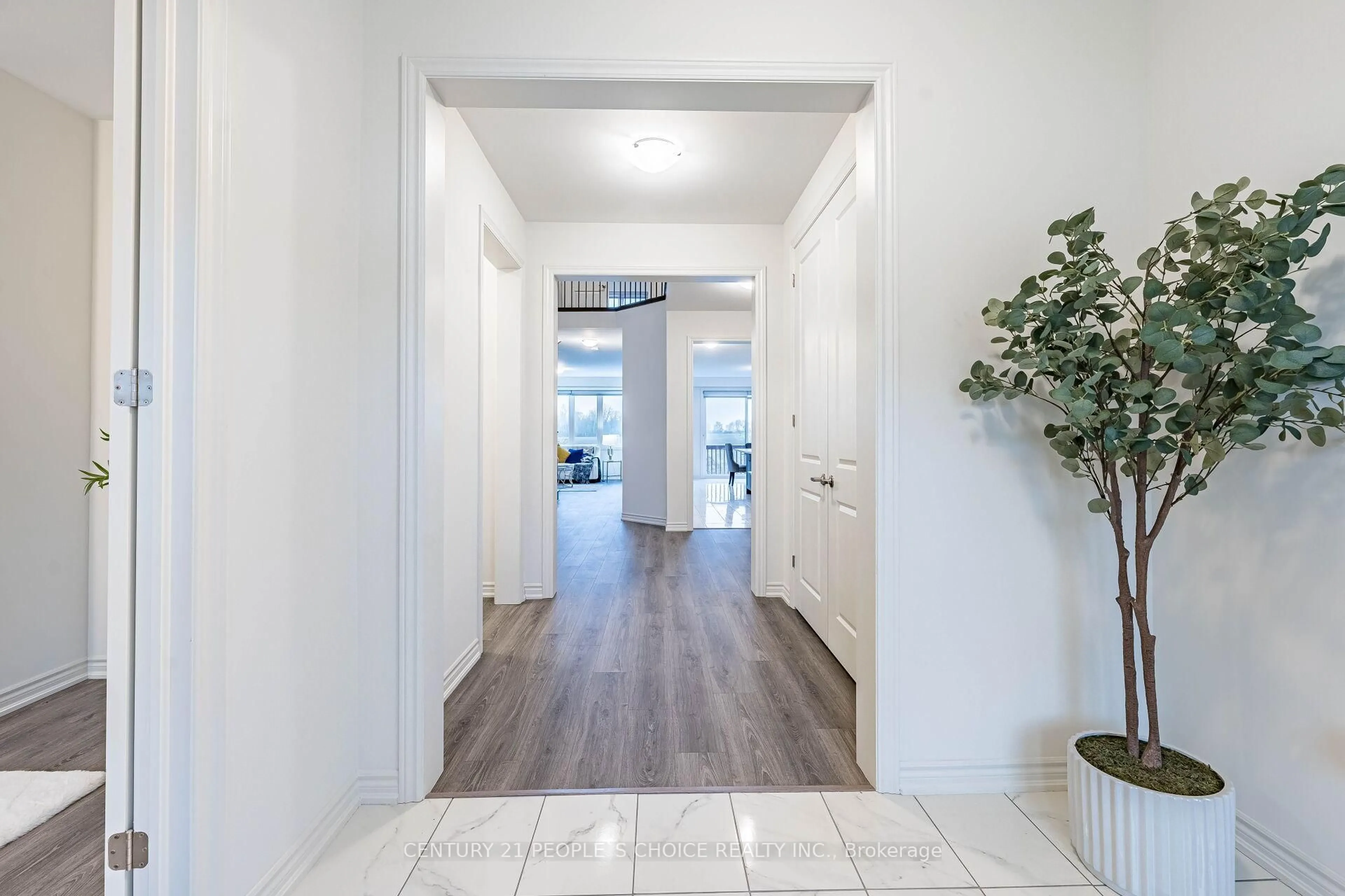 Indoor entryway for 224 Rea Dr, Centre Wellington Ontario N1M 0K1