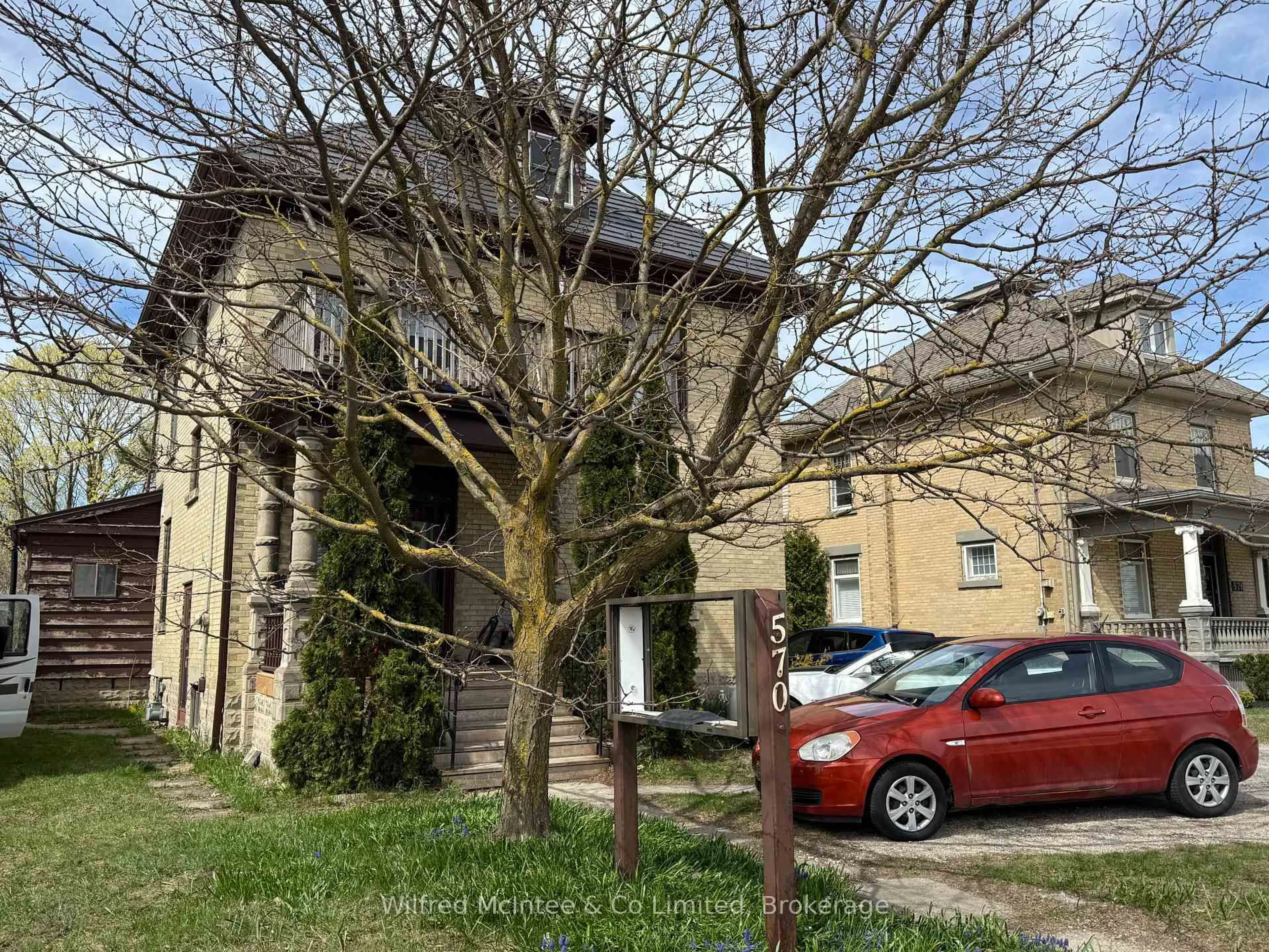 A pic from outside/outdoor area/front of a property/back of a property/a pic from drone, building for 570 10th. St, Hanover Ontario N4N 1R7