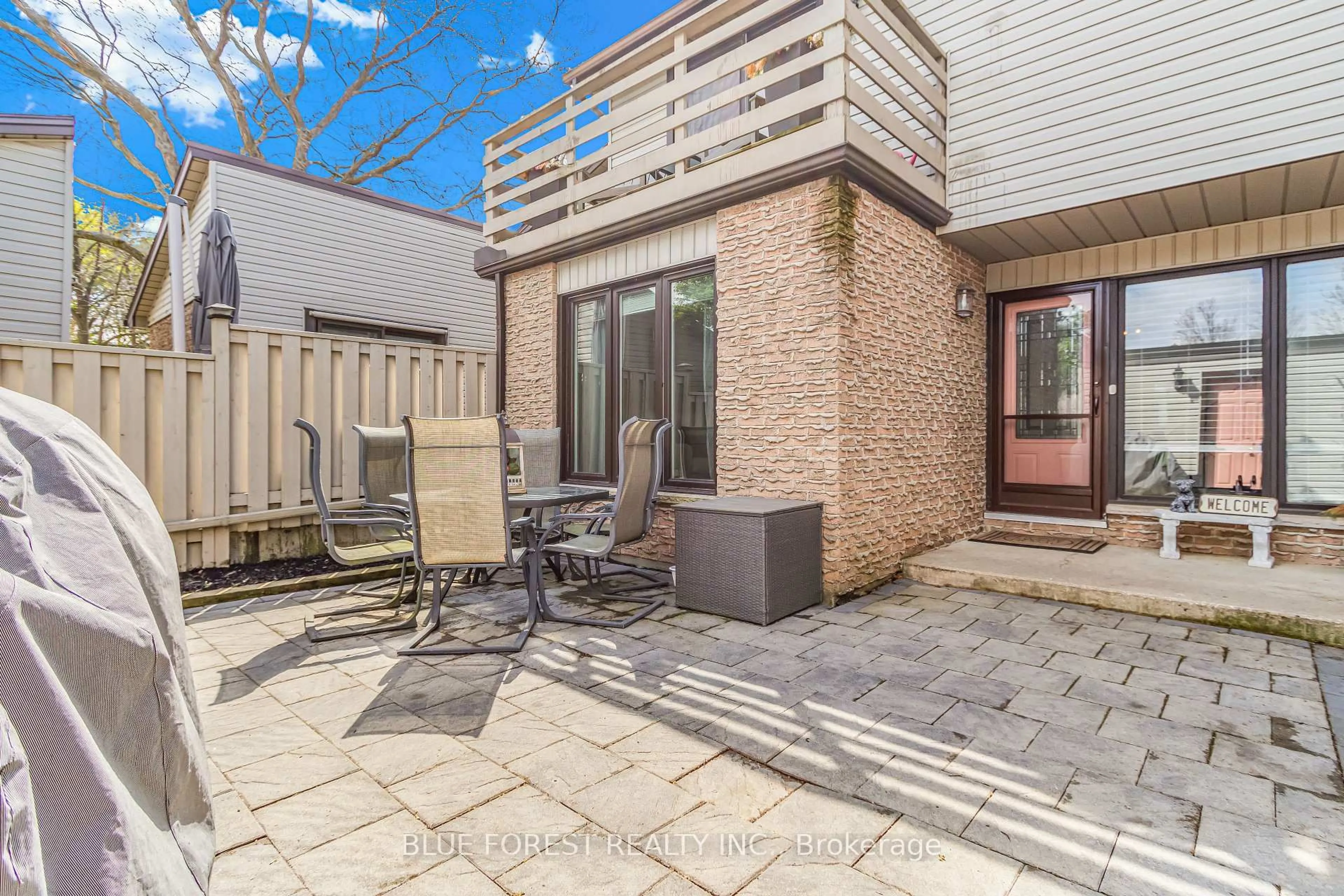 Patio, street for 155 Mcmaster Dr, London South Ontario N6K 1J6
