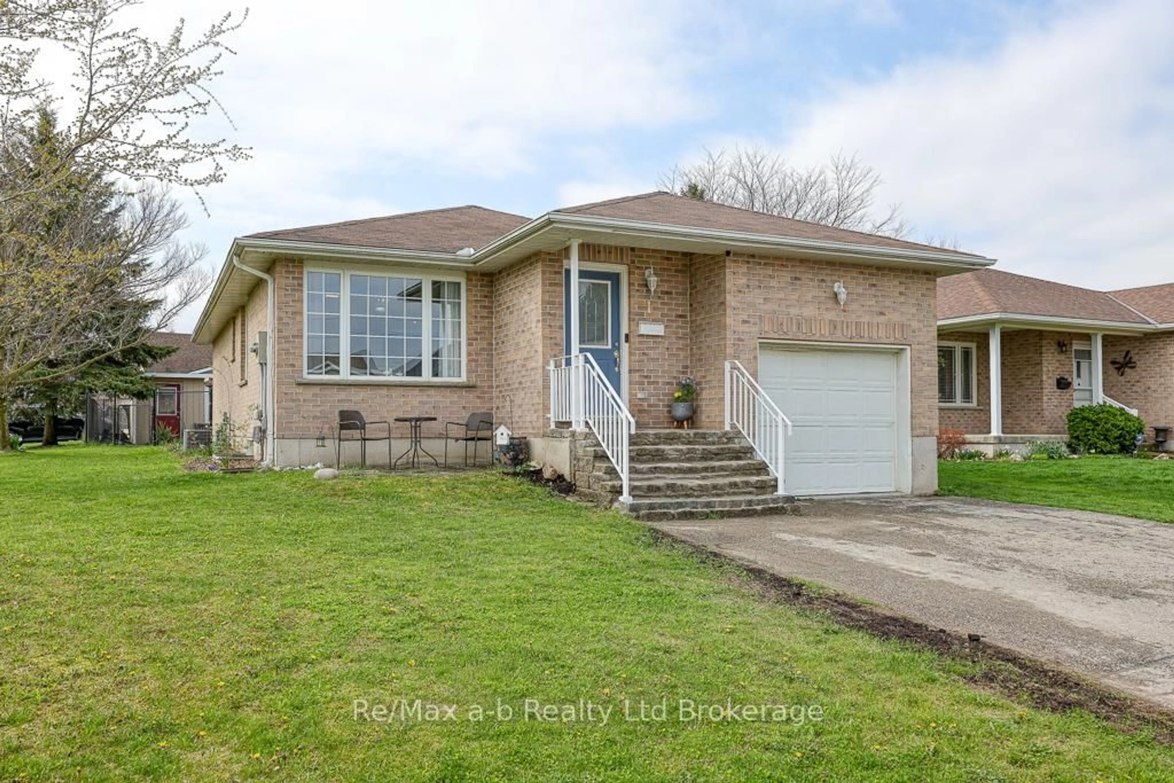 Home with brick exterior material, street for 1 Feltz Dr, Ingersoll Ontario N5C 4E9