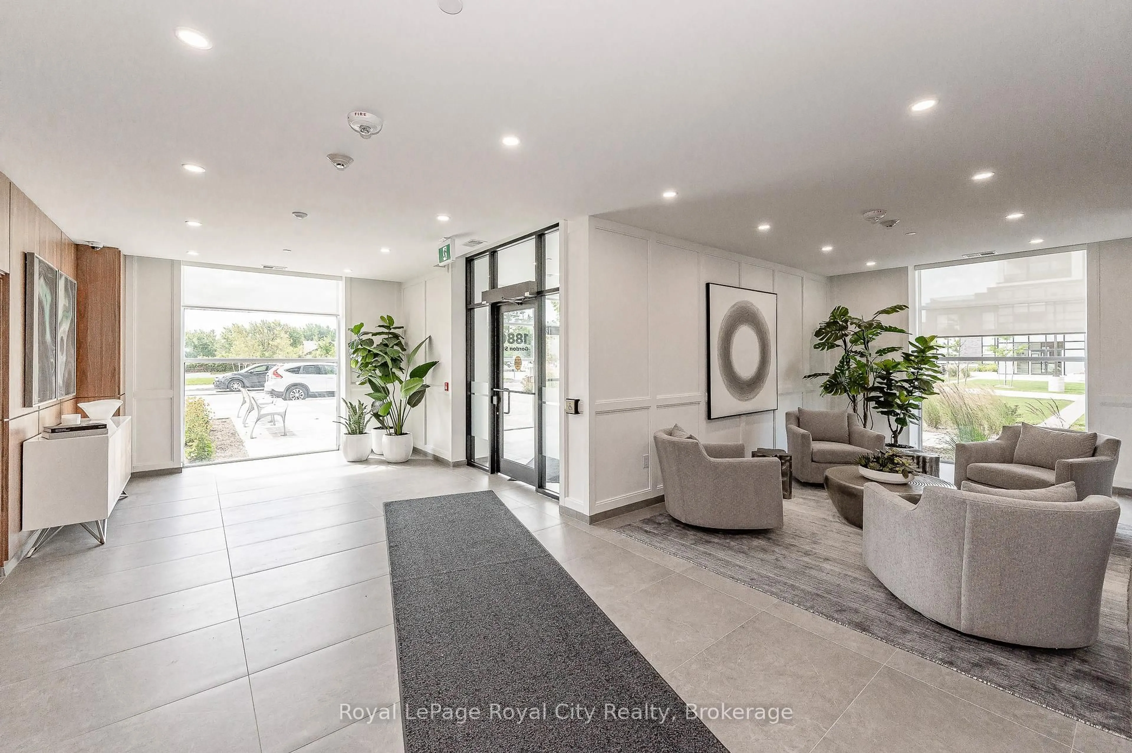 Indoor foyer for 1880 Gordon St #1109, Guelph Ontario N1L 0P5