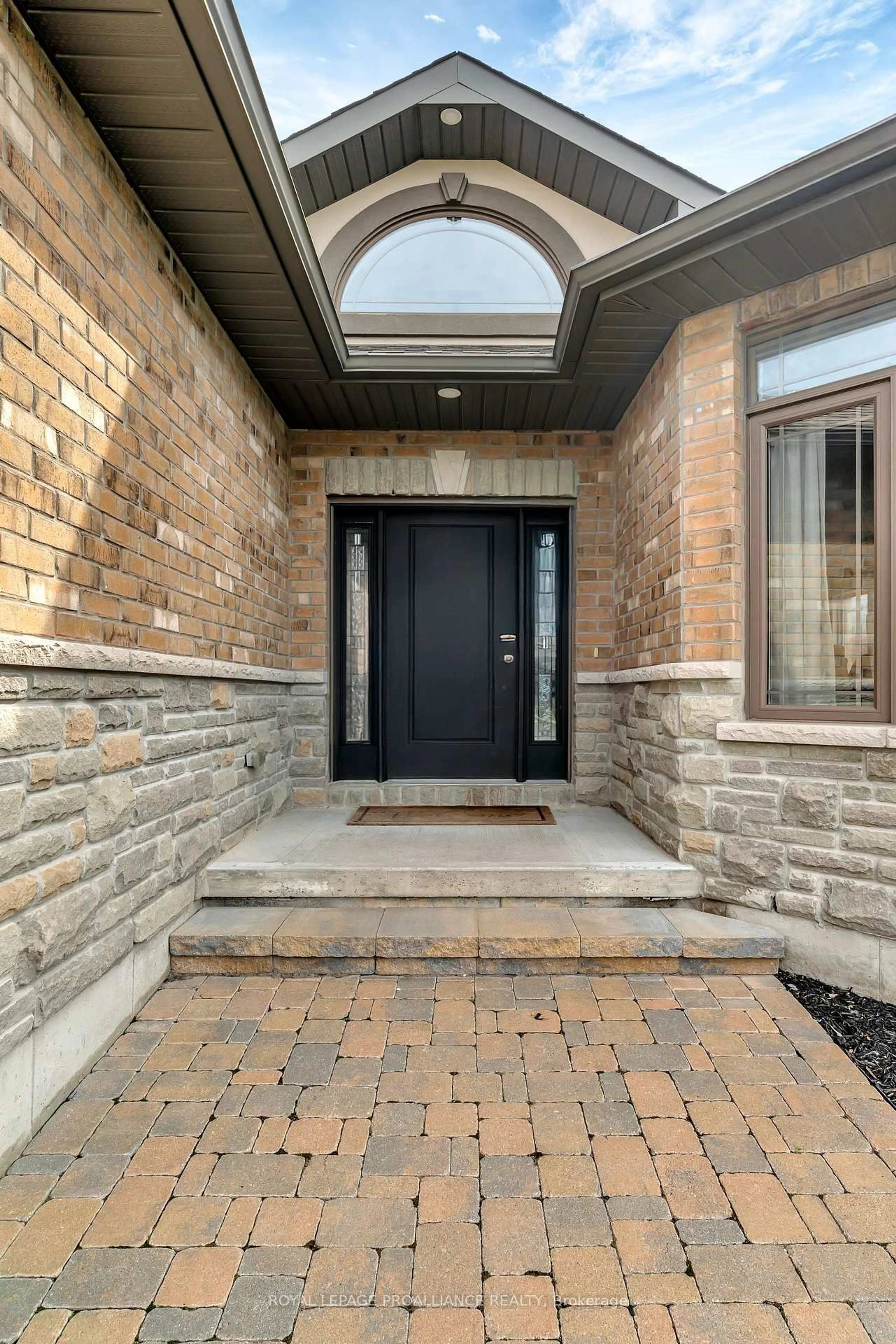 Indoor entryway for 66 Scenic Dr, Belleville Ontario K8N 0C6