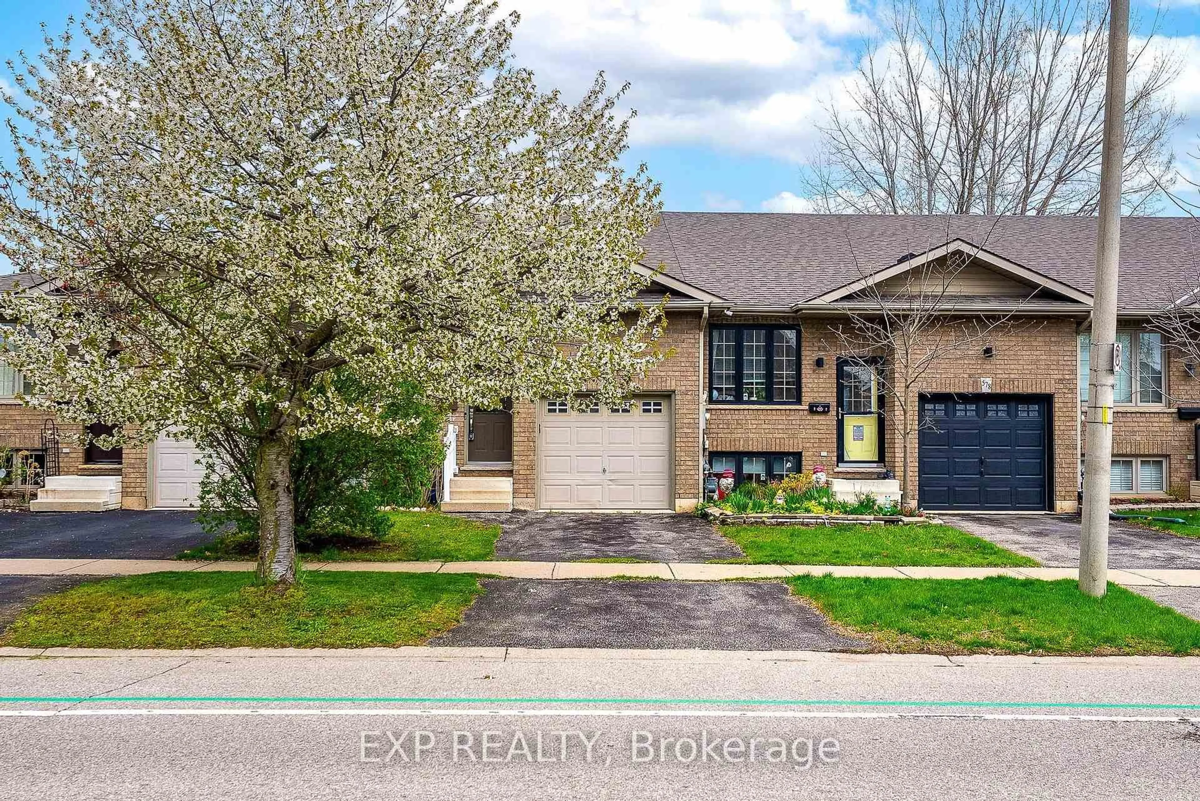 Home with brick exterior material, street for 576 Grey St, Brant Ontario N3S 4Y1