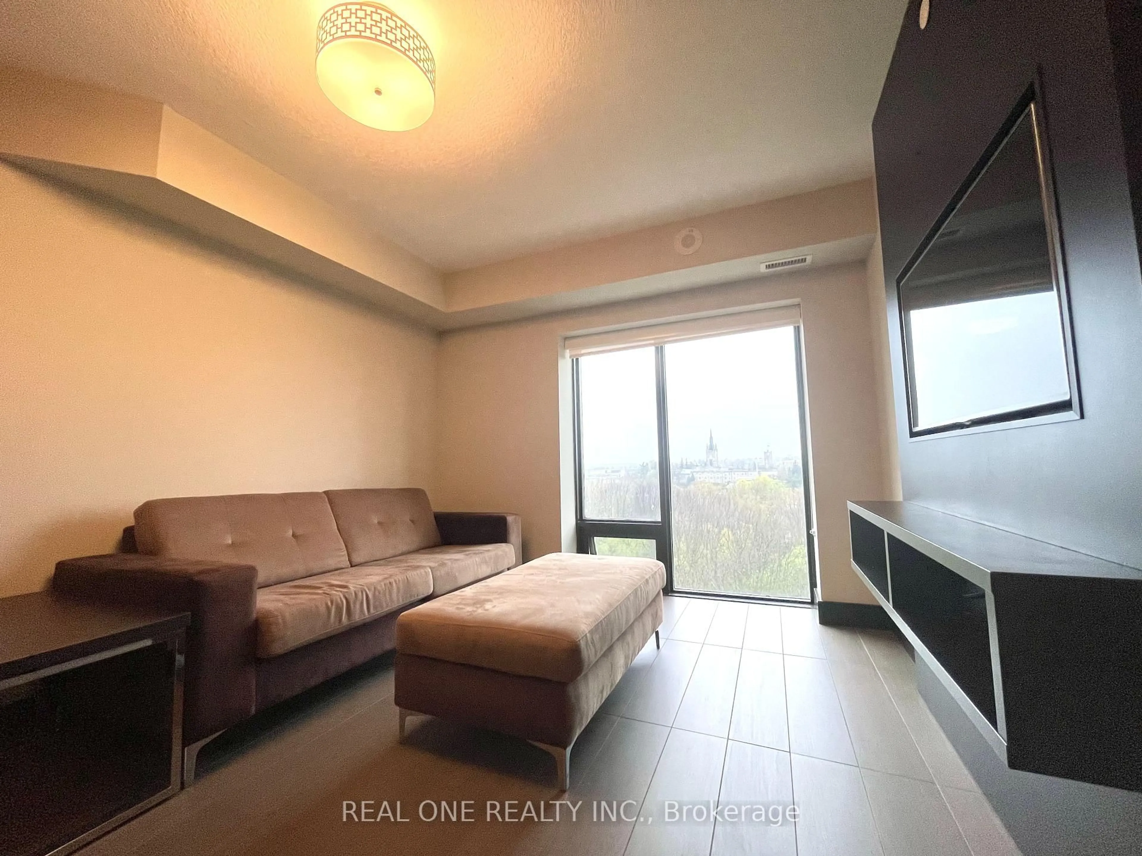 A pic of a room for 1235 Richmond St #1211, London East Ontario N6A 0C1
