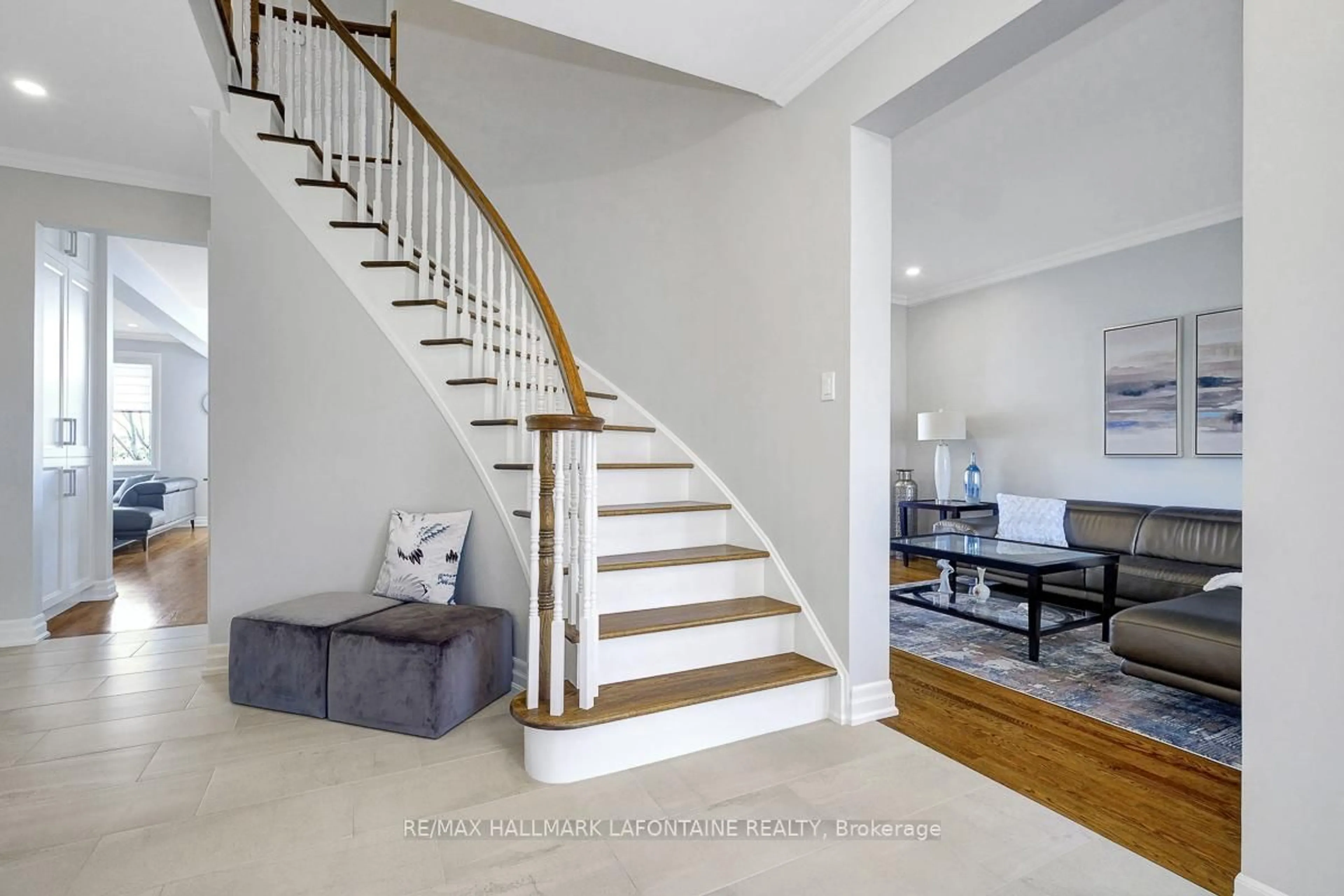 Unknown for 873 Como Cres, Ottawa Ontario K4A 4A4