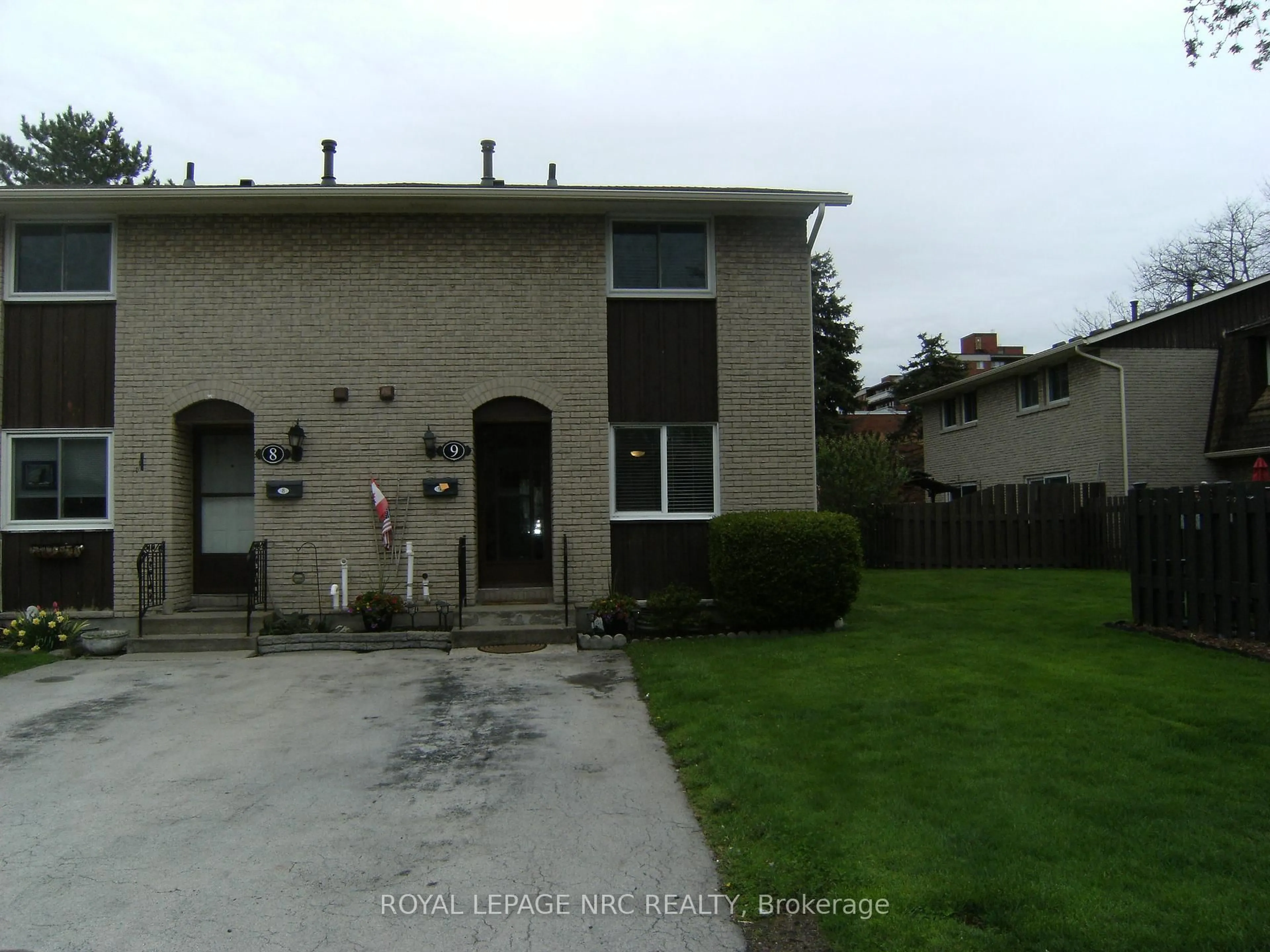 Blurry image for 50 Lakeshore Rd #9, St. Catharines Ontario L2N 6P8
