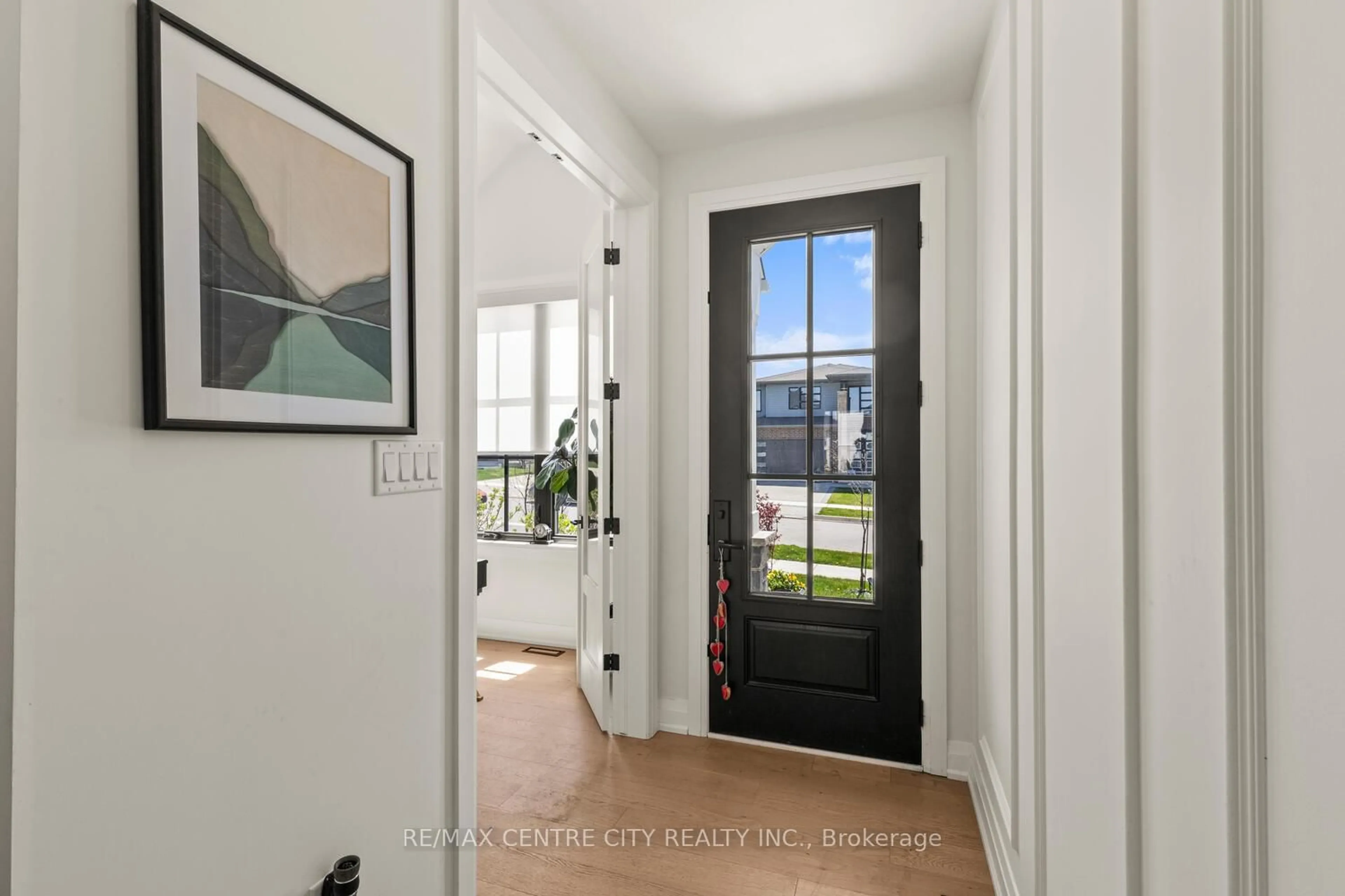 Indoor entryway for 1894 Fountain Grass Dr, London South Ontario N6K 4P9