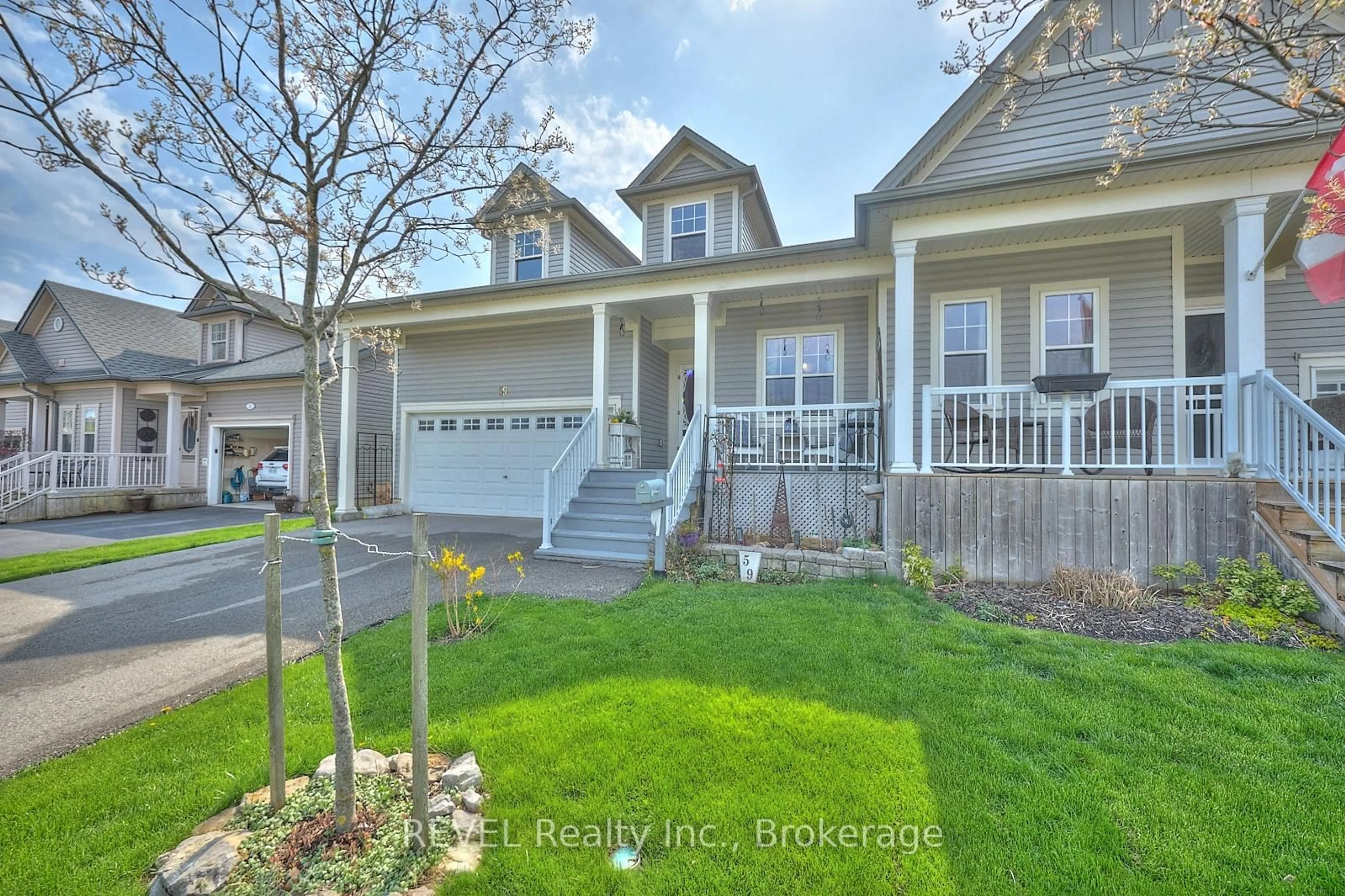 Home with vinyl exterior material, street for 59 Bardol Ave, Fort Erie Ontario L2A 6R4
