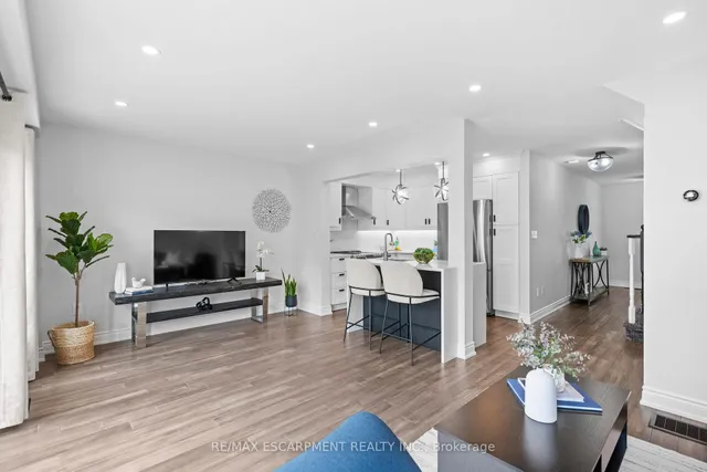 Additional property image - 76 Blue Sky Tr