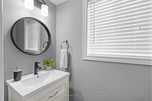 Additional property image - 76 Blue Sky Tr